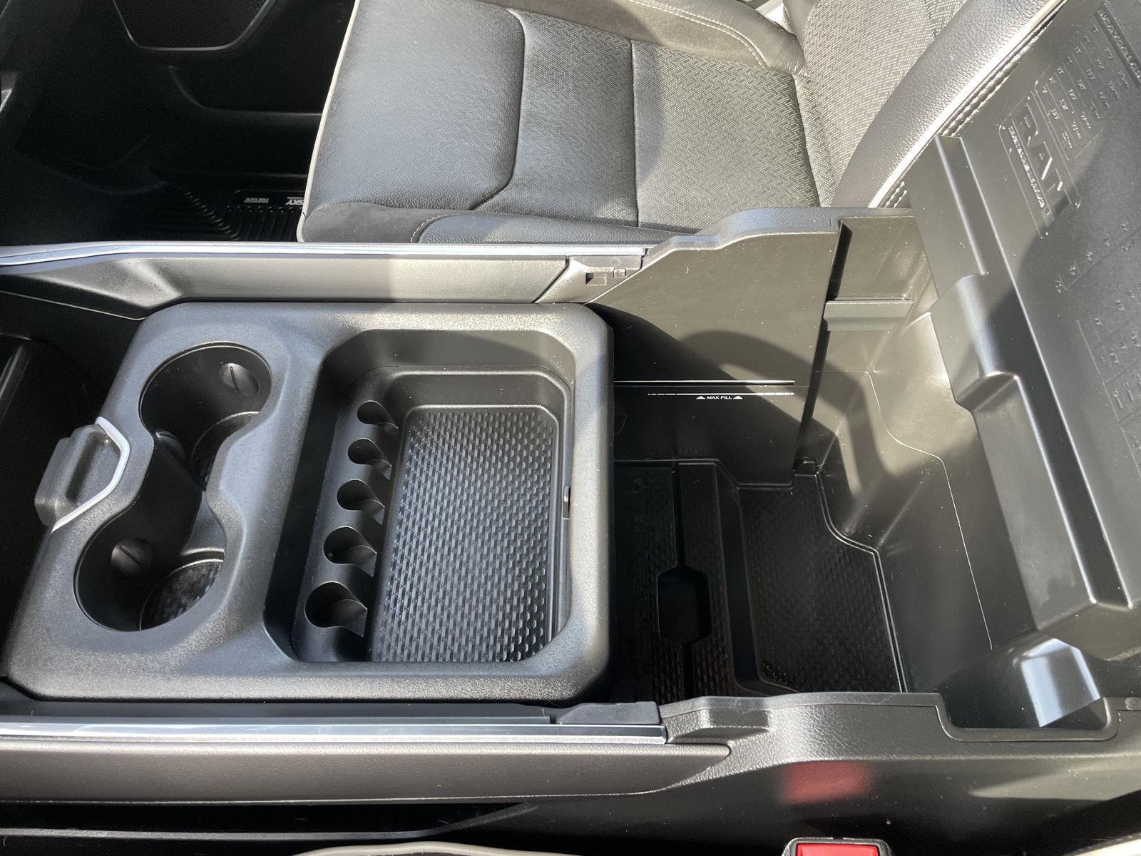 Vehicle photo 31