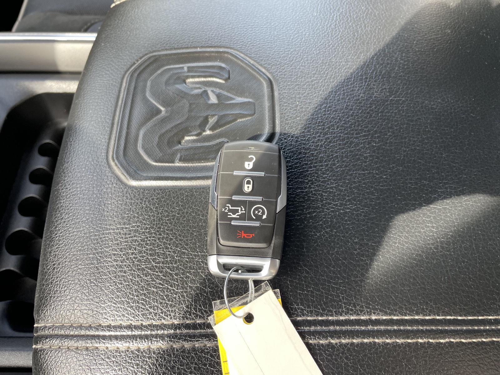 Vehicle photo 38