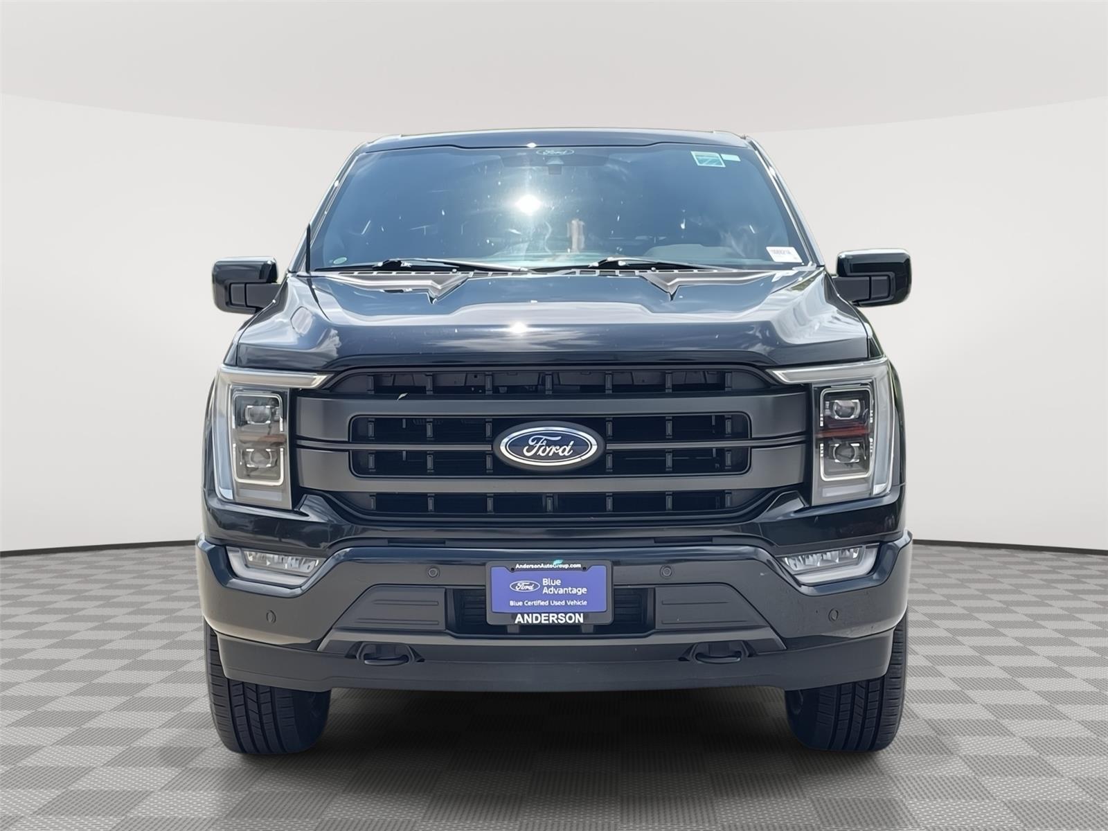 Vehicle photo 4