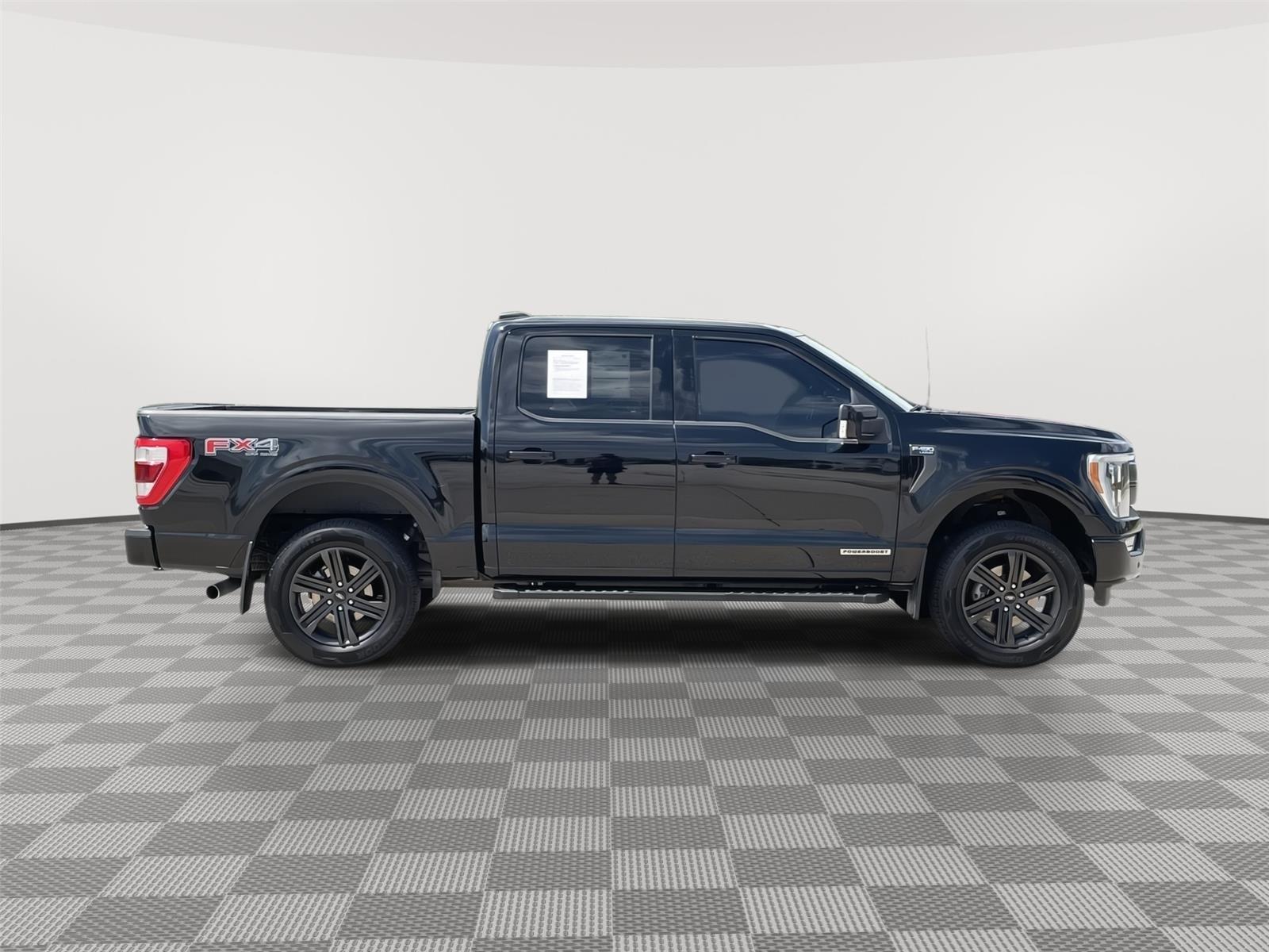 Vehicle photo 6