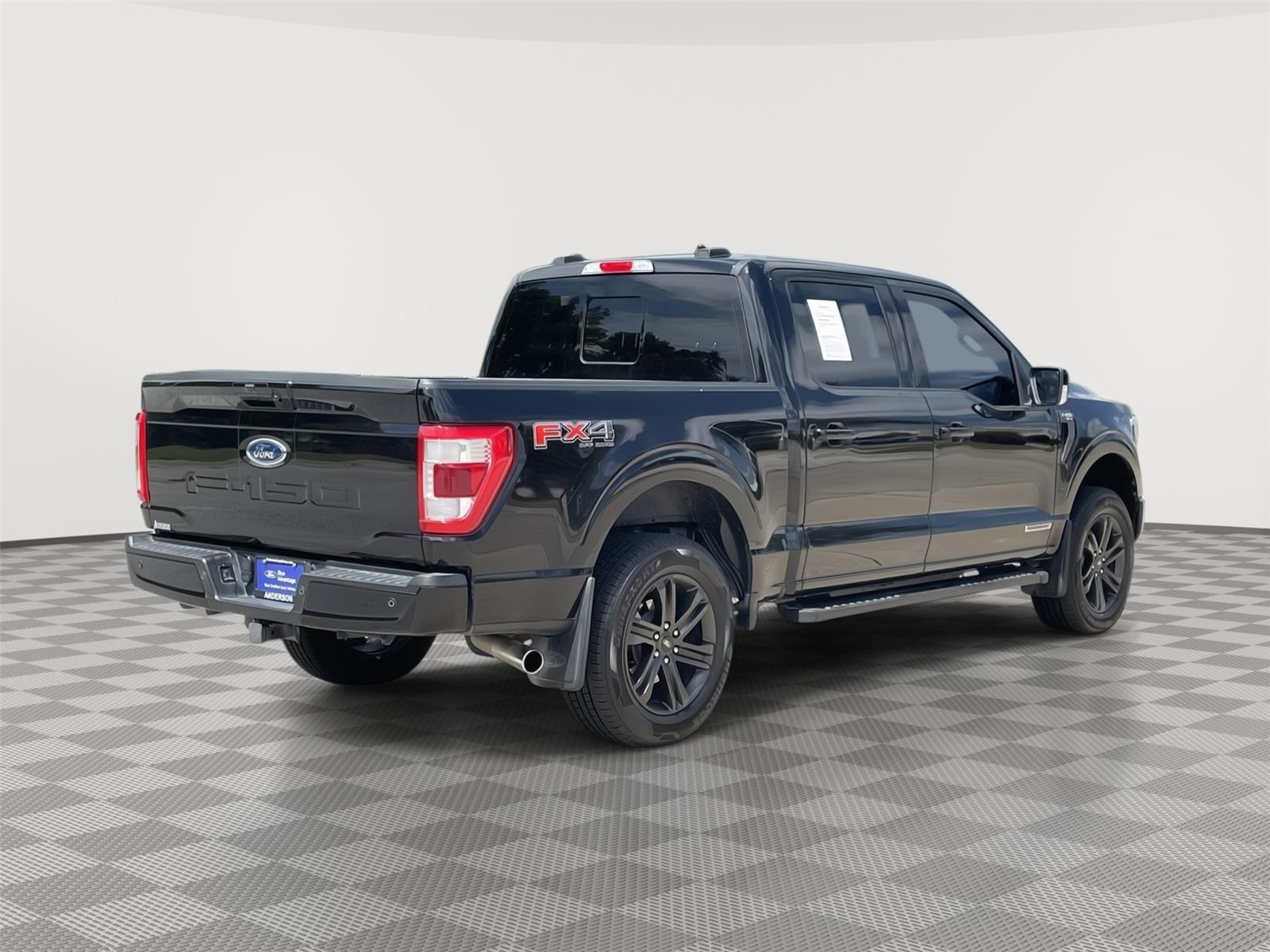 Vehicle photo 7
