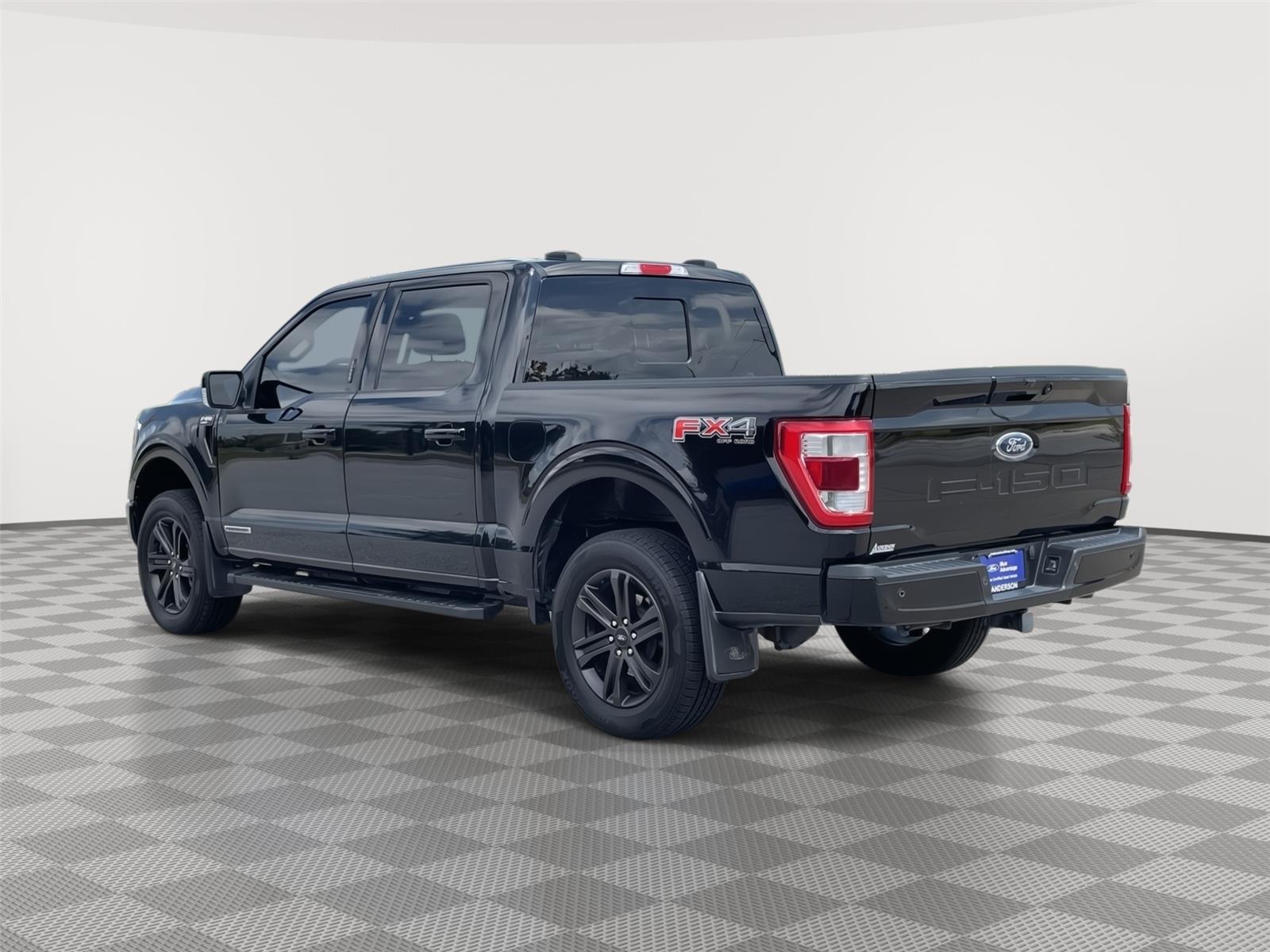 Vehicle photo 9