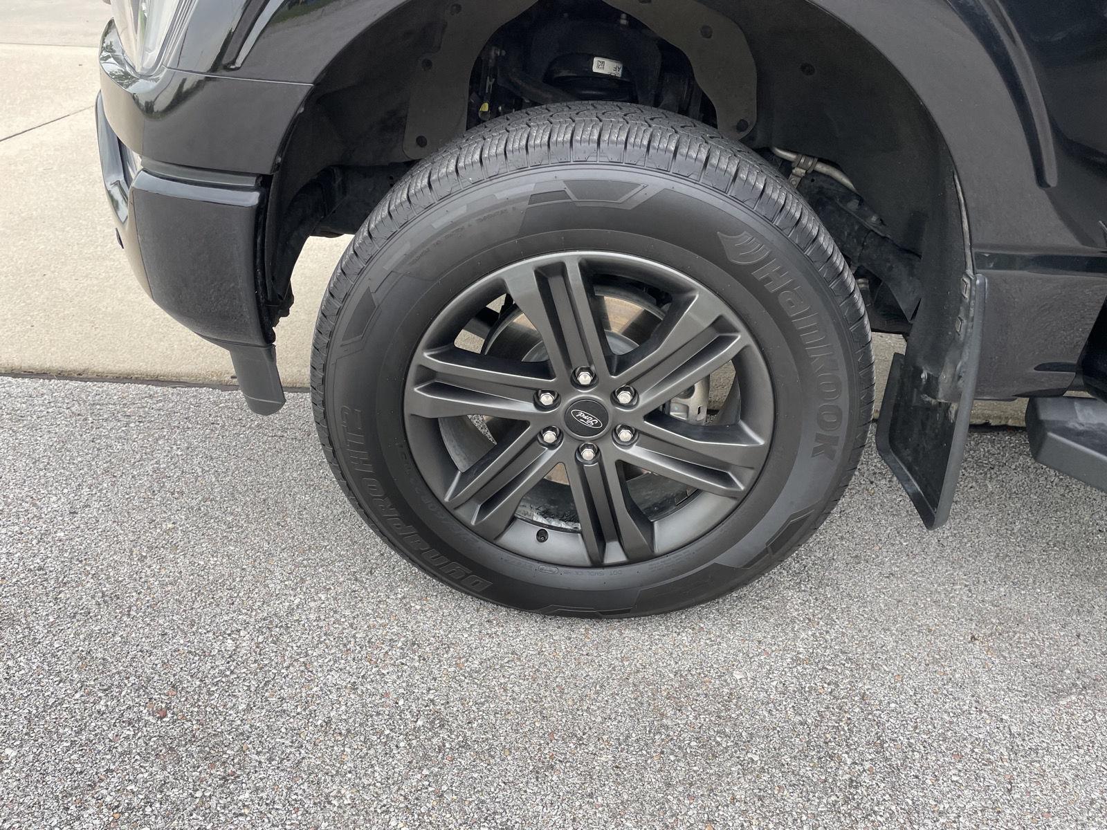 Vehicle photo 10
