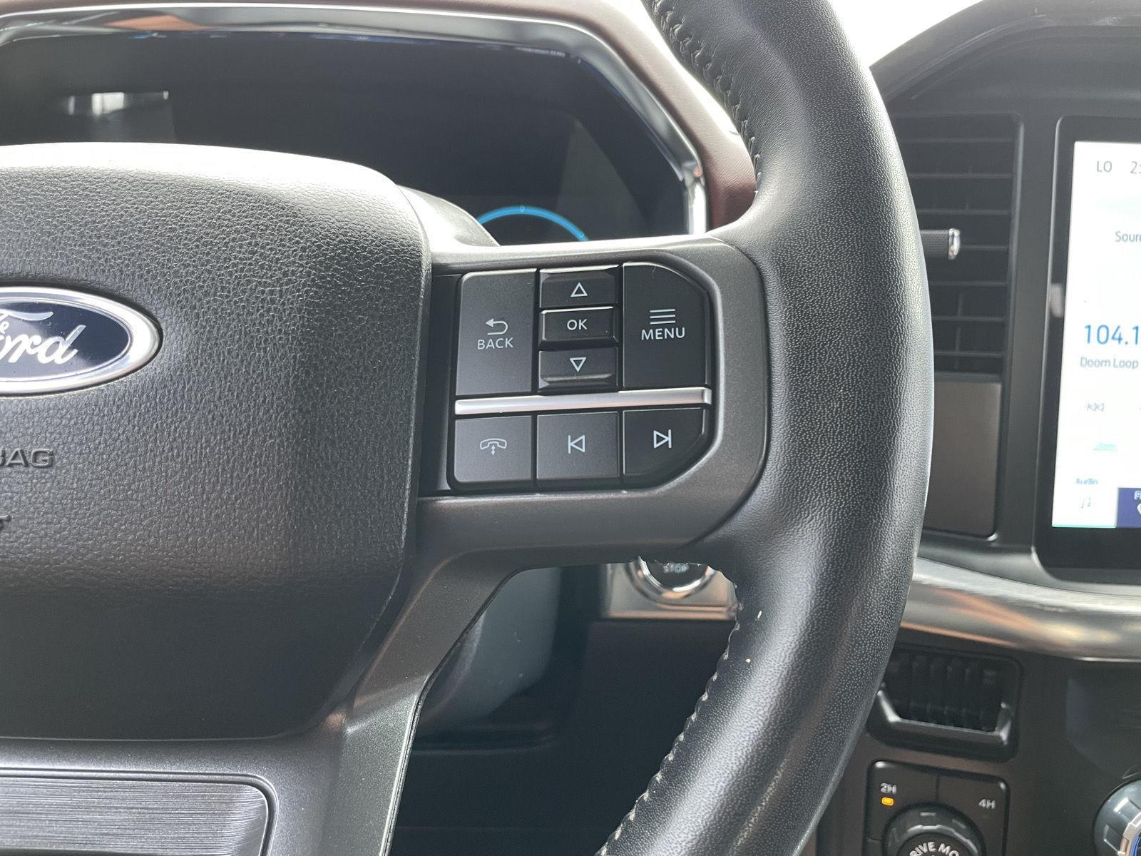 Vehicle photo 14