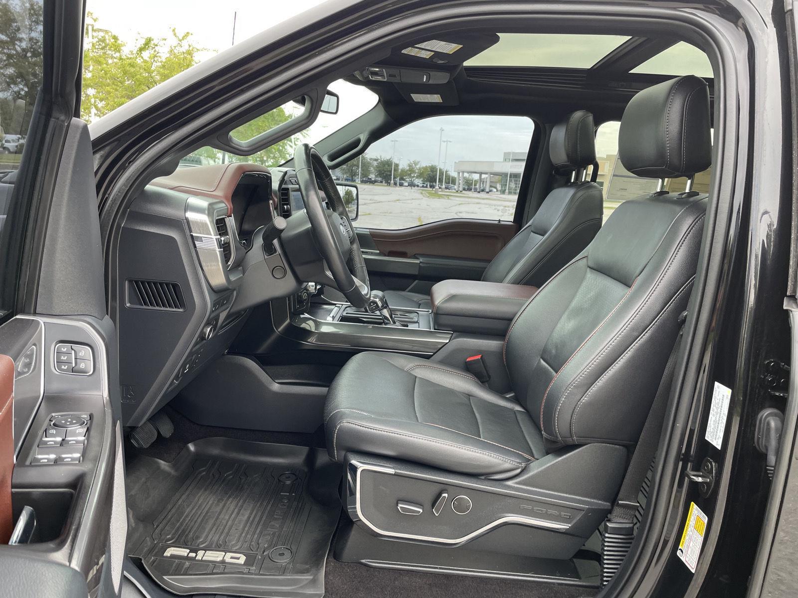 Vehicle photo 17