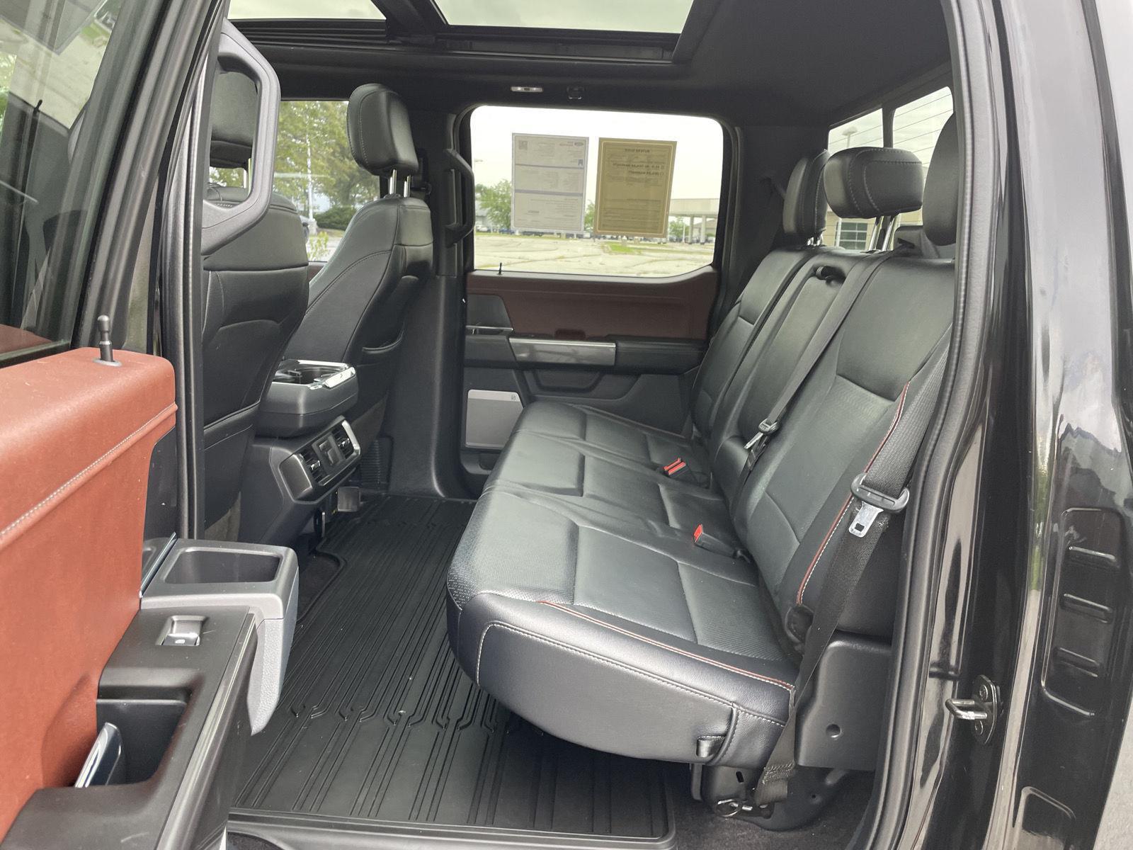 Vehicle photo 20