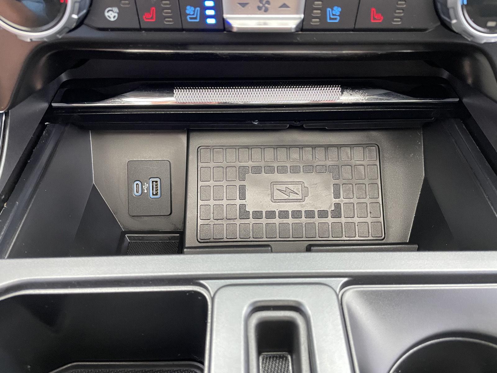 Vehicle photo 31
