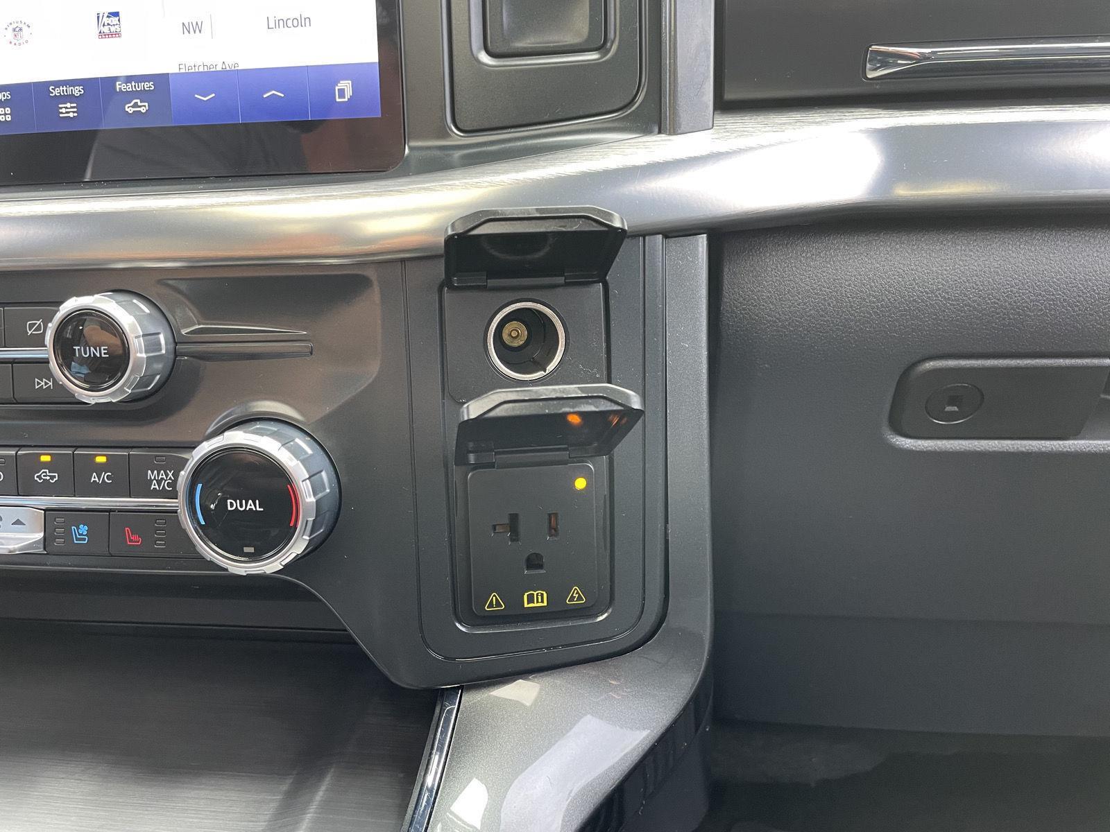 Vehicle photo 33