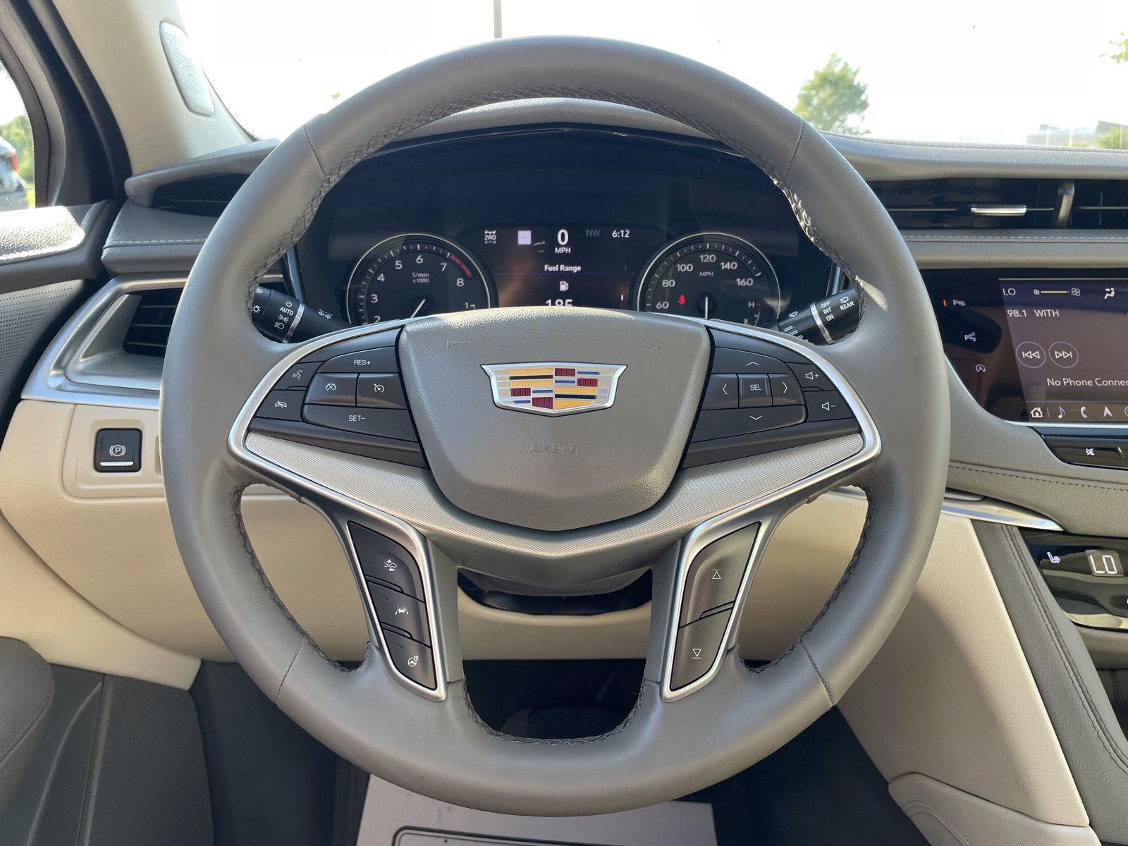 Vehicle photo 12
