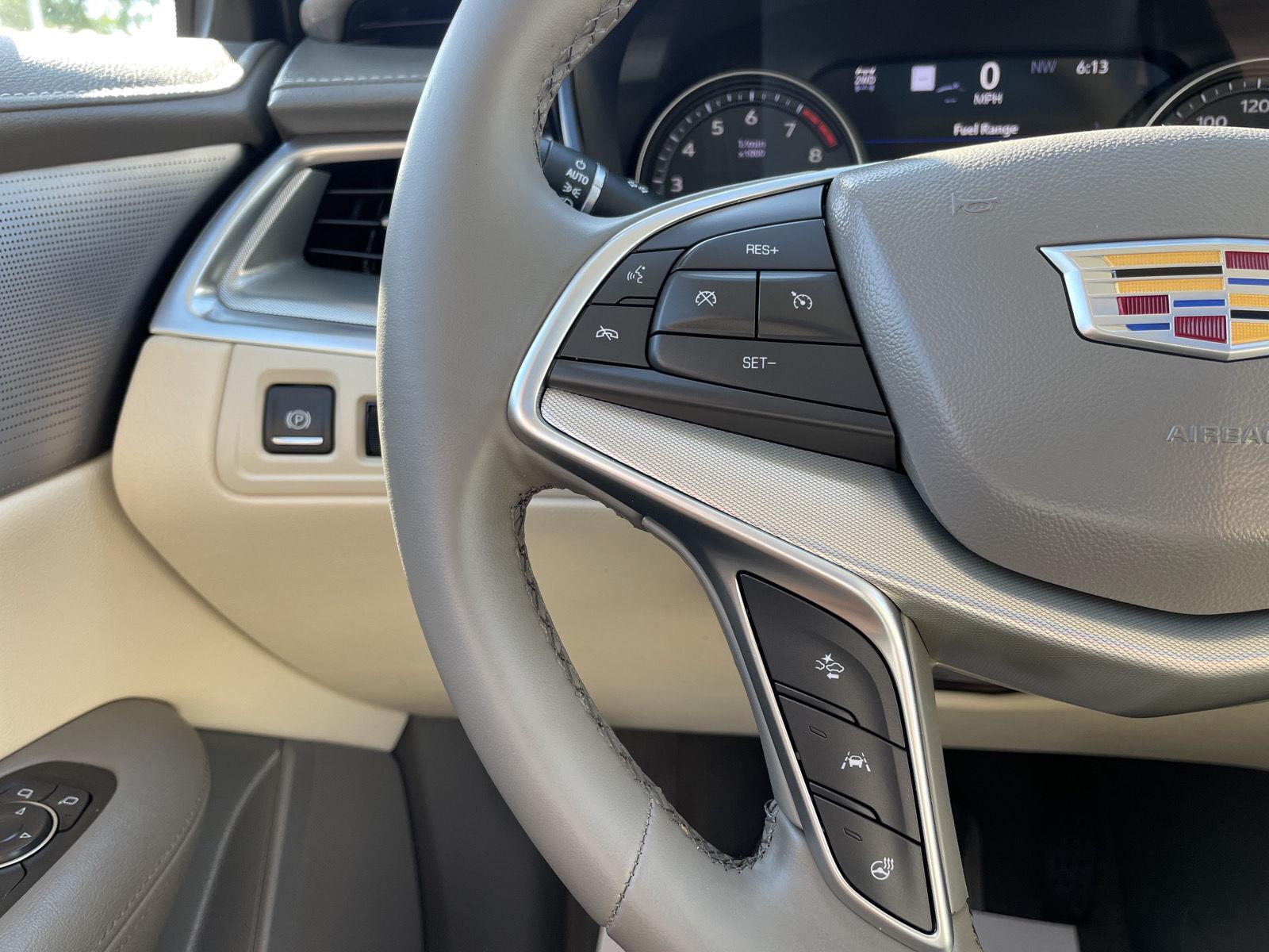 Vehicle photo 13
