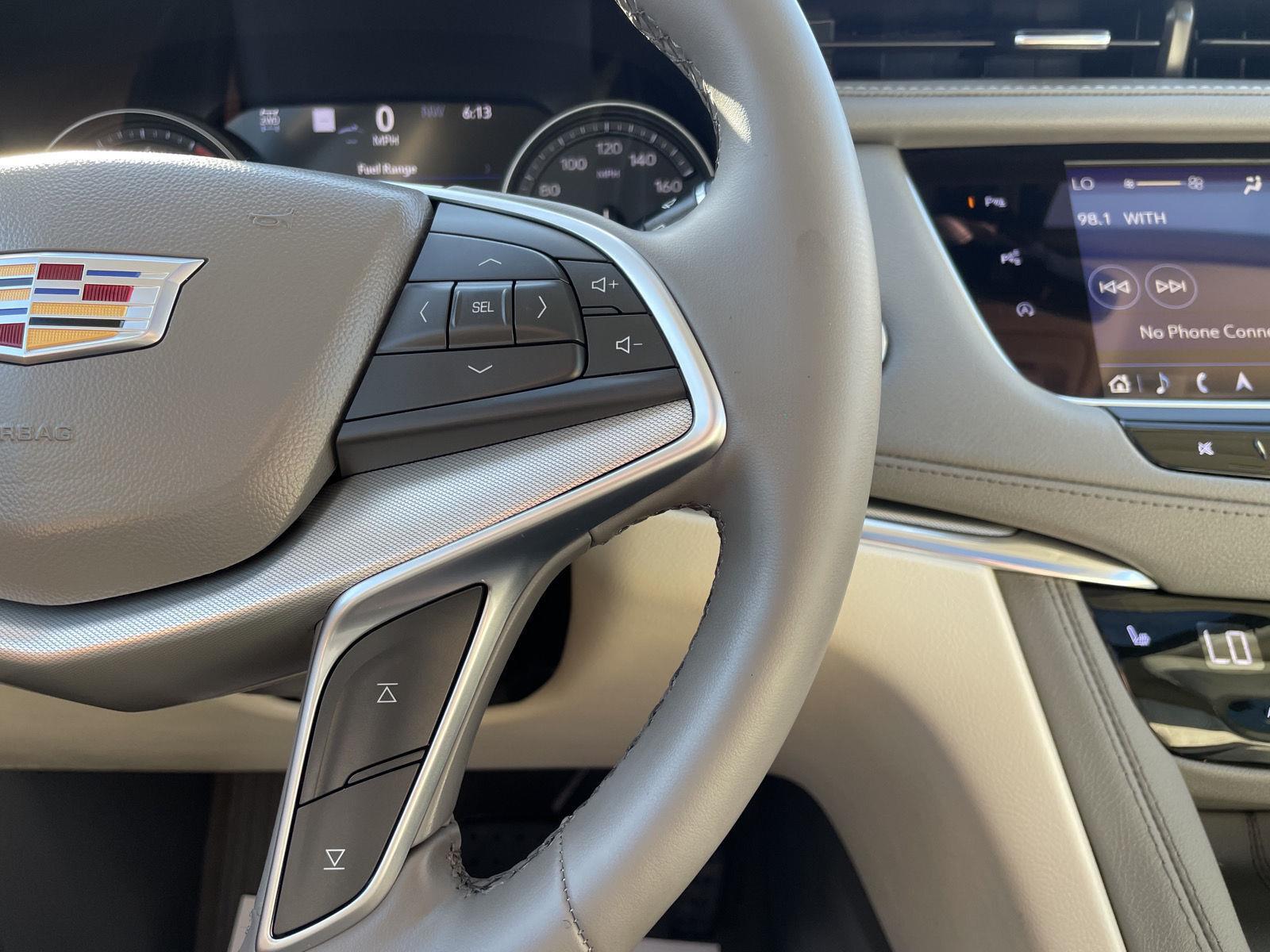 Vehicle photo 14
