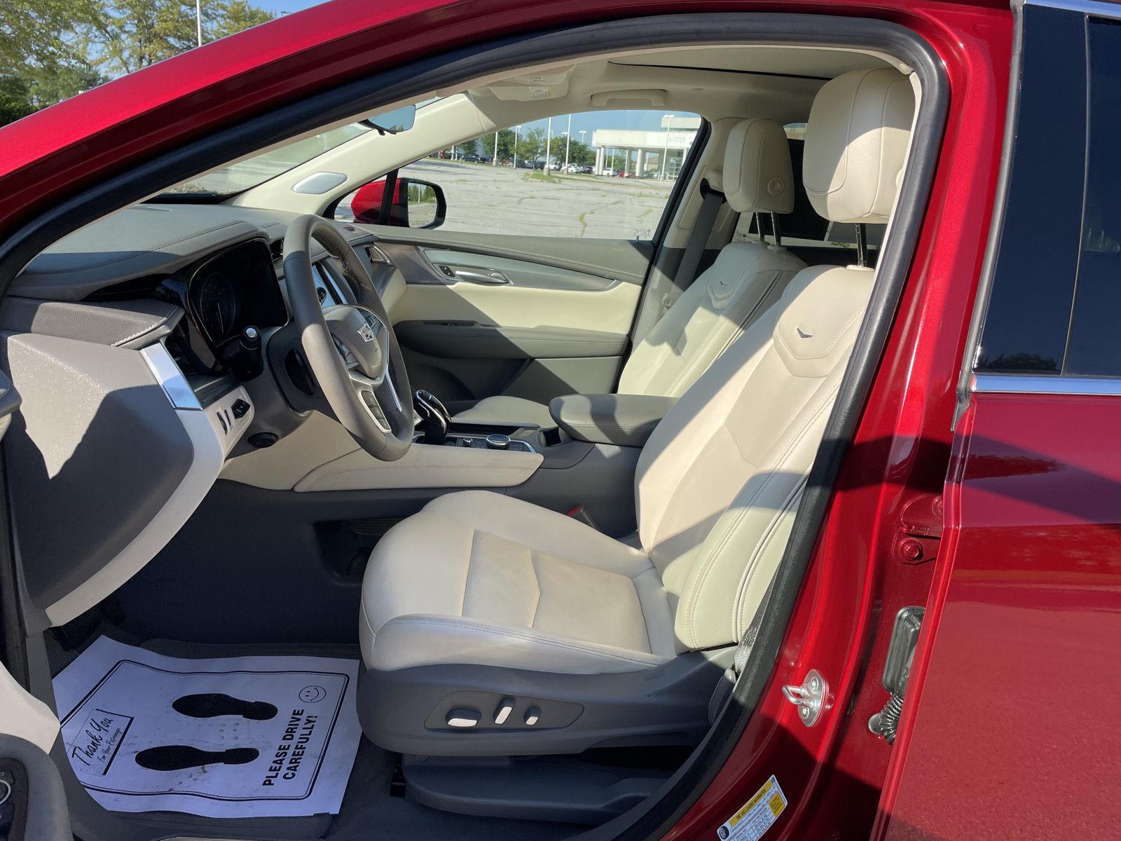 Vehicle photo 17