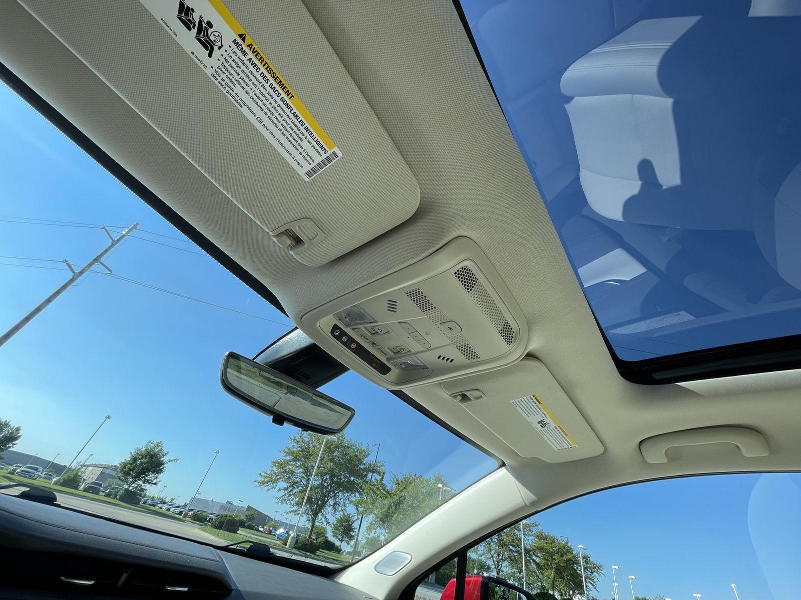 Vehicle photo 21