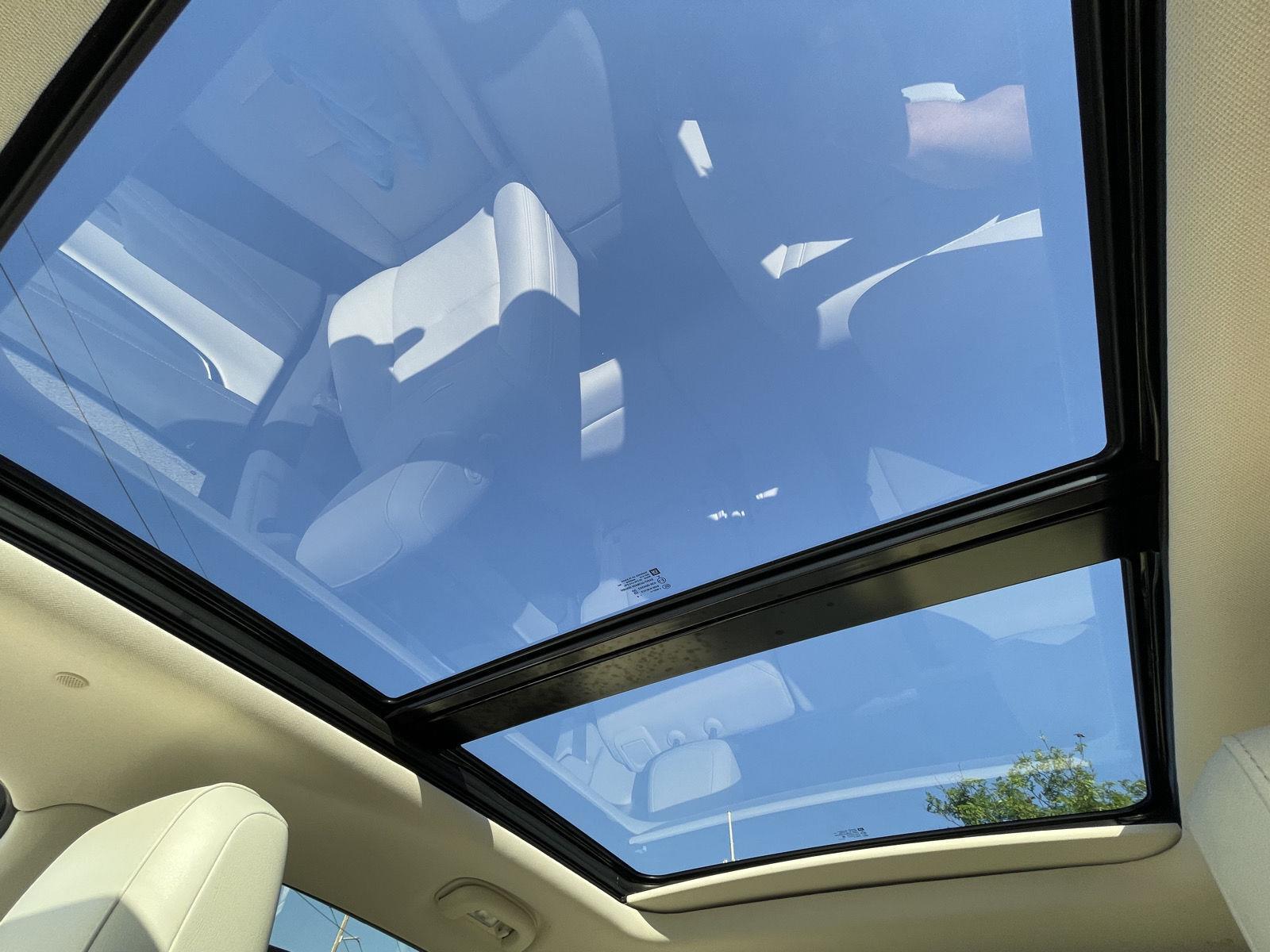 Vehicle photo 23