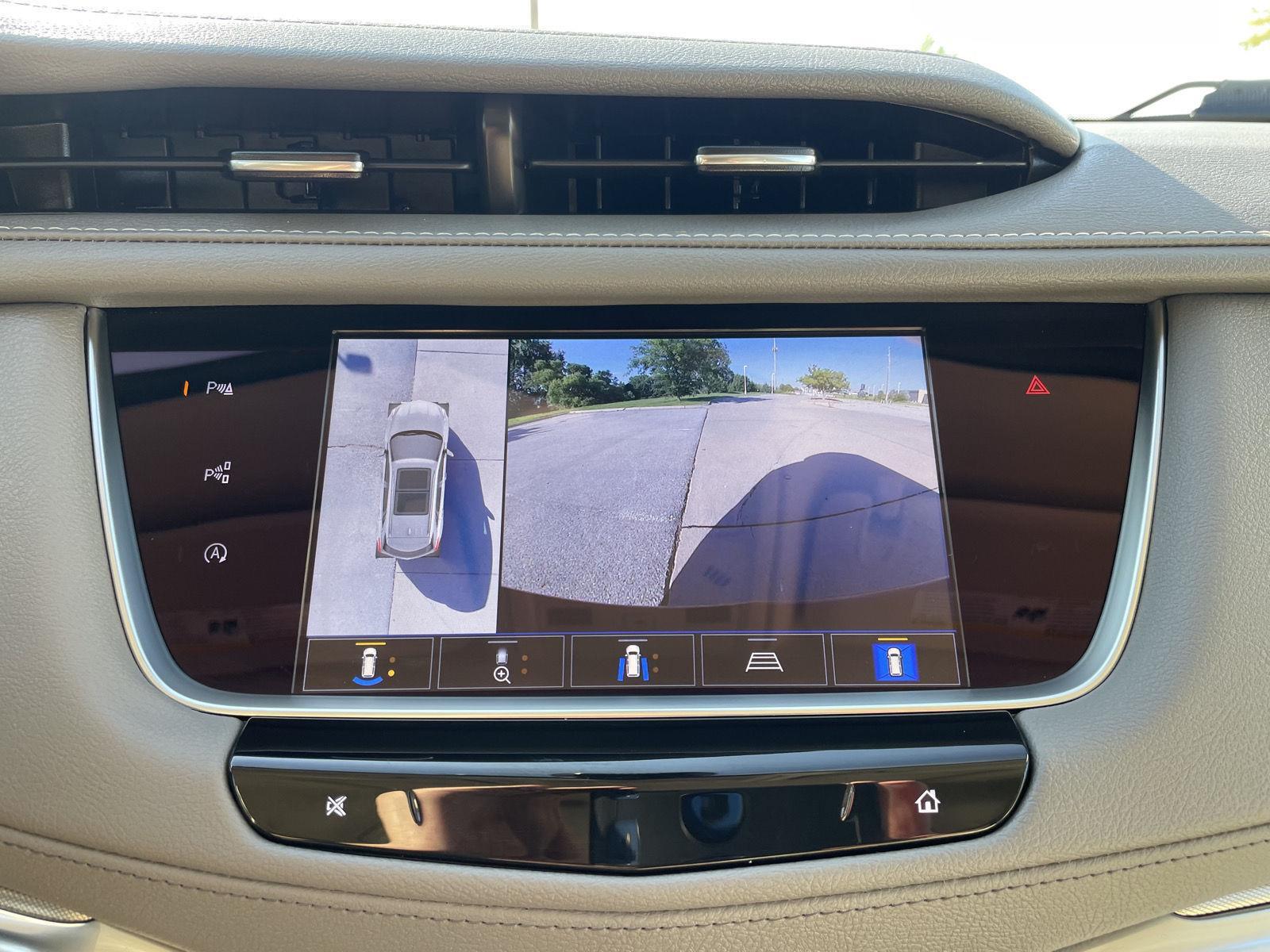 Vehicle photo 25