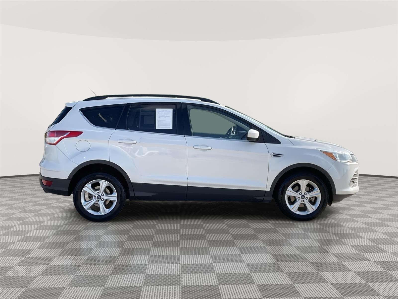 Vehicle photo 6