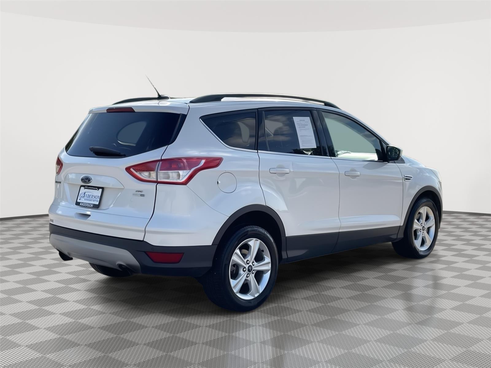 Vehicle photo 7