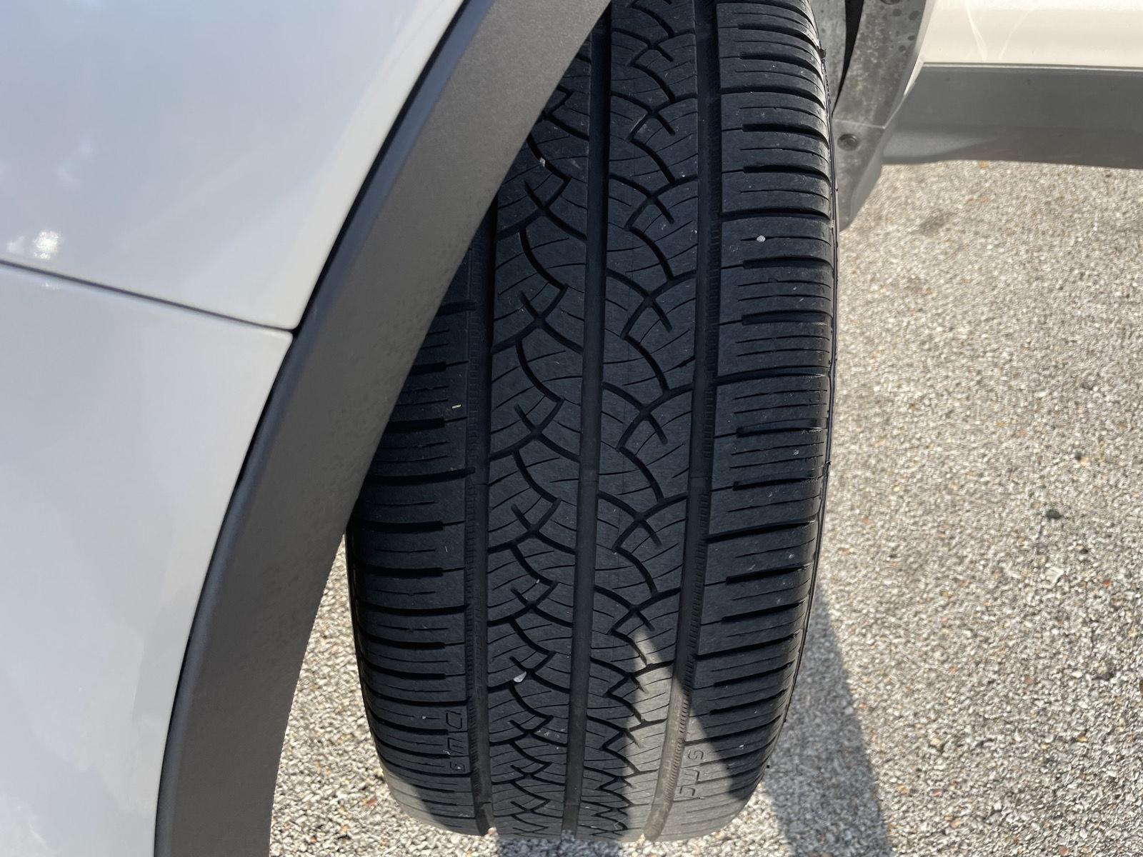 Vehicle photo 11