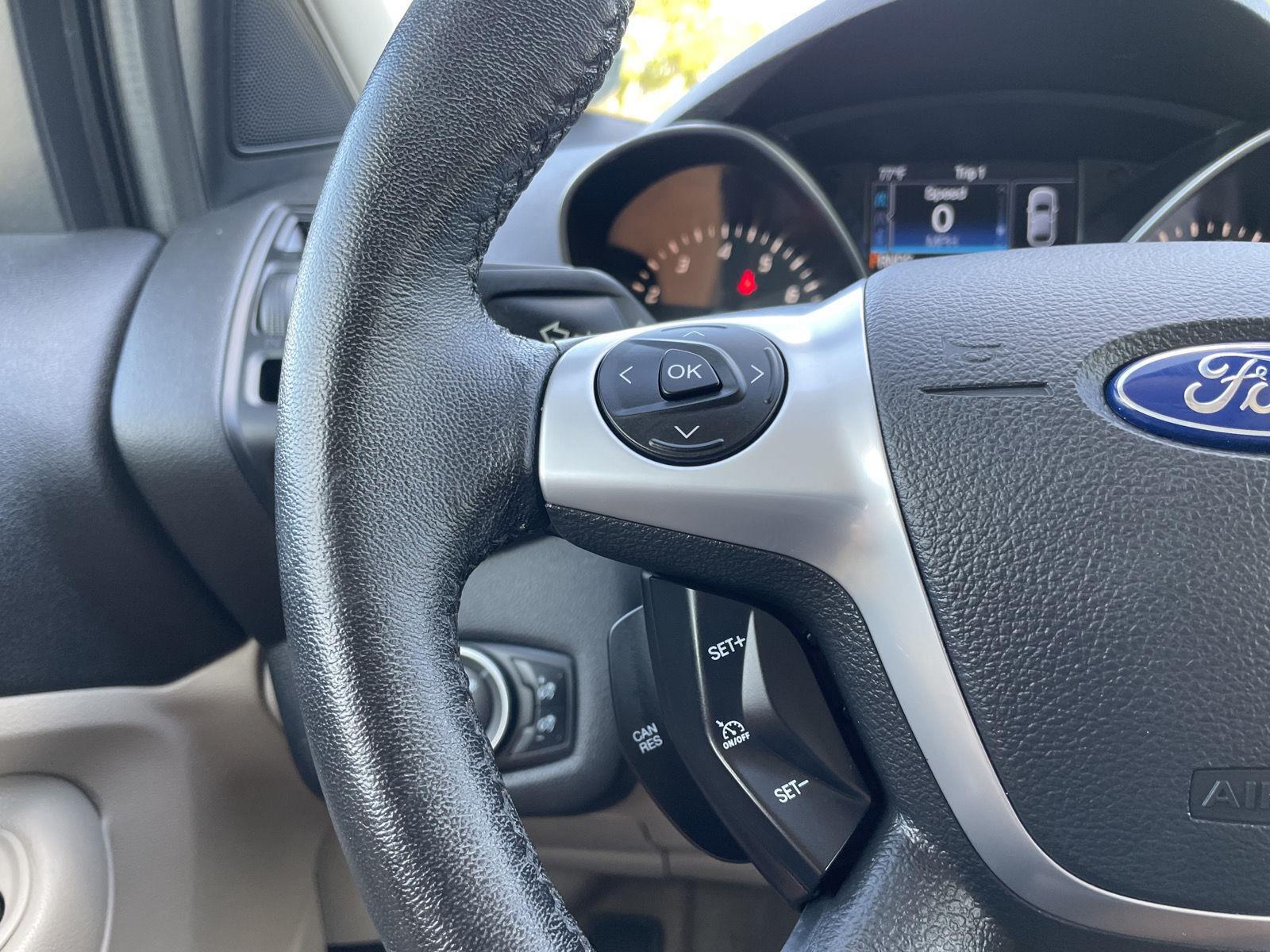 Vehicle photo 13
