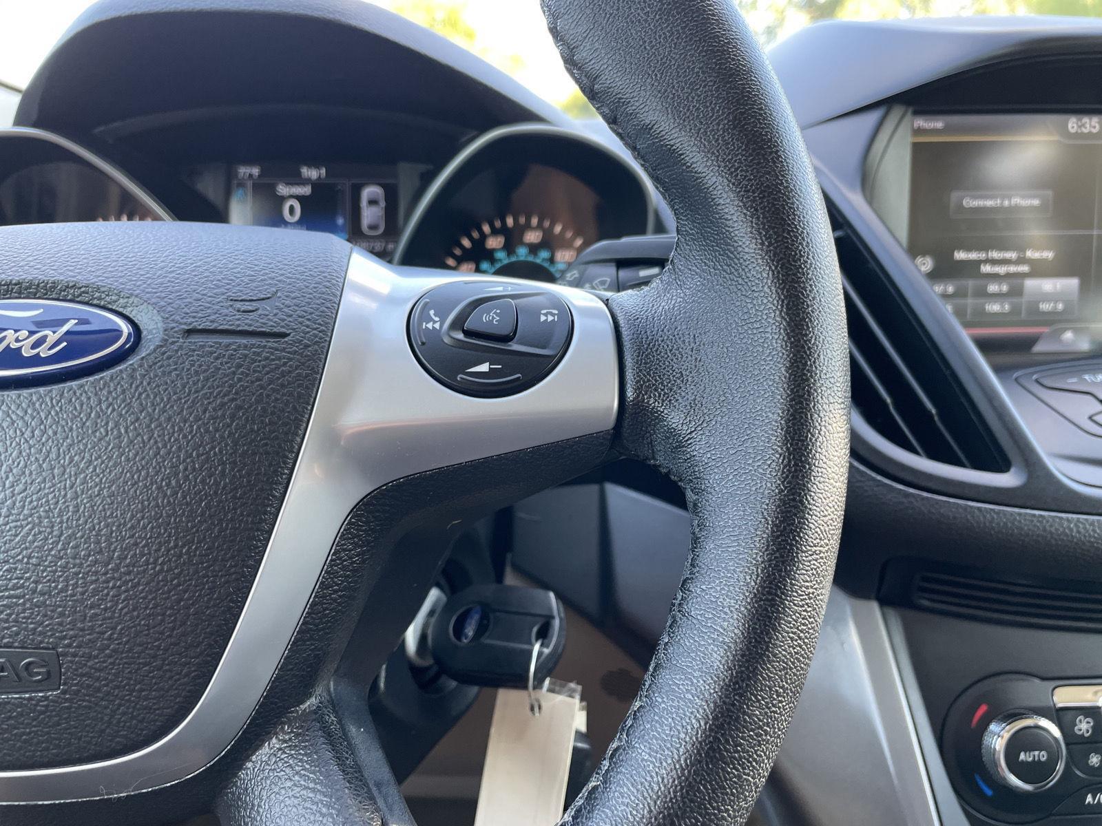 Vehicle photo 14