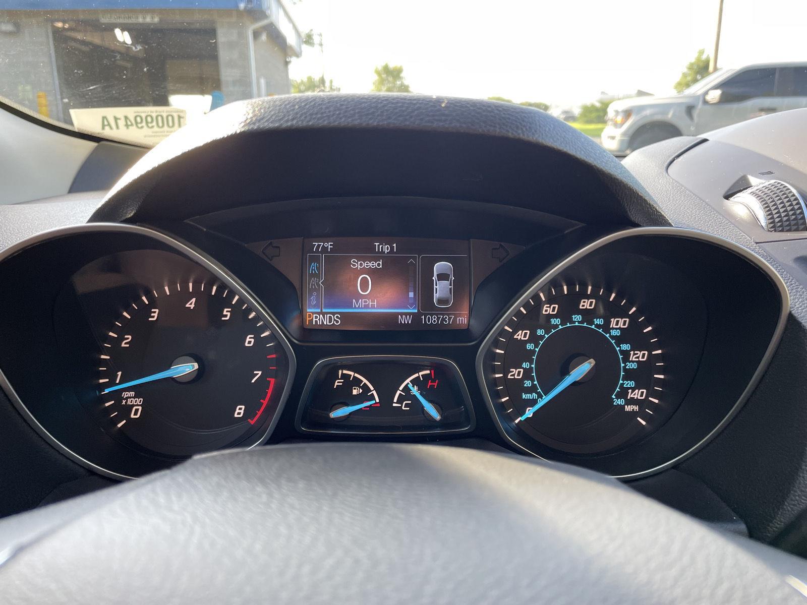 Vehicle photo 15