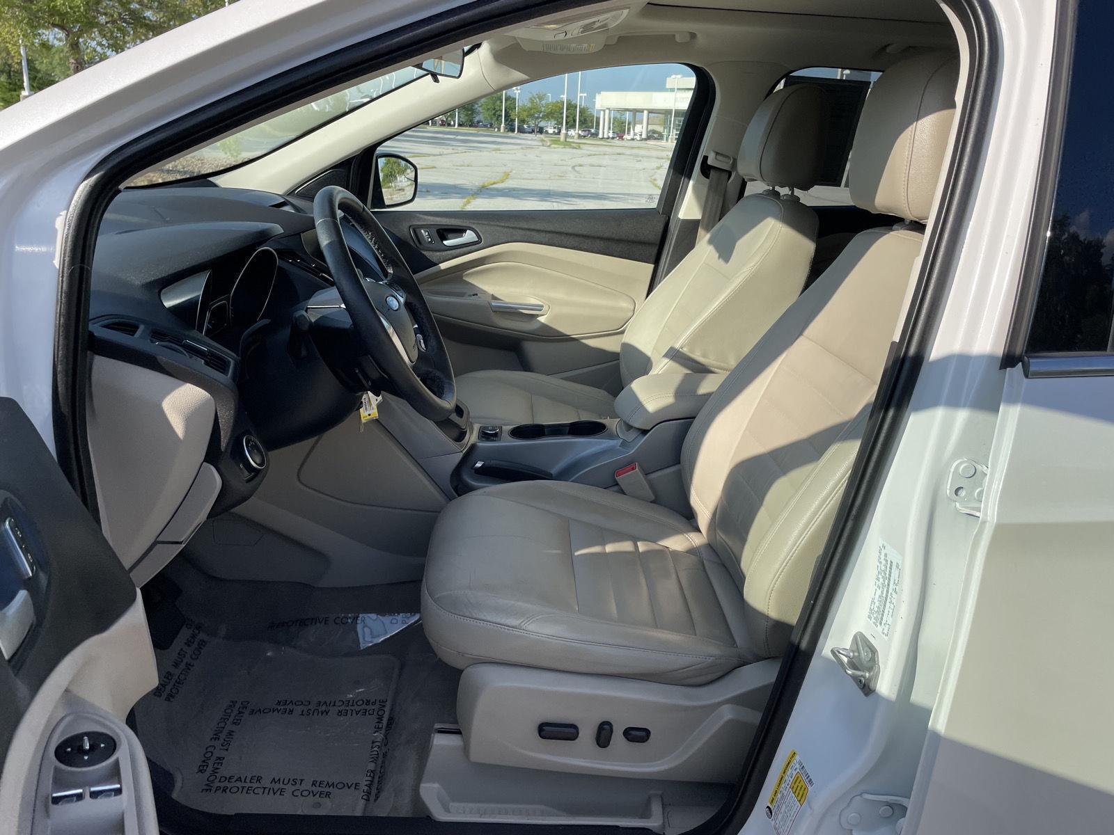 Vehicle photo 17