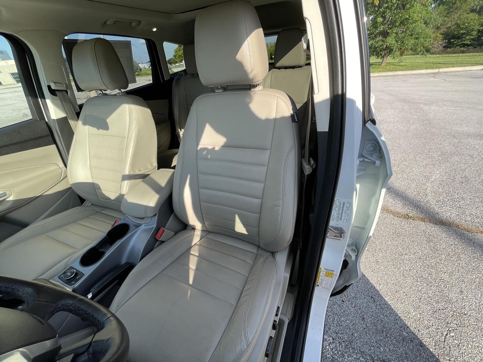 Vehicle photo 18