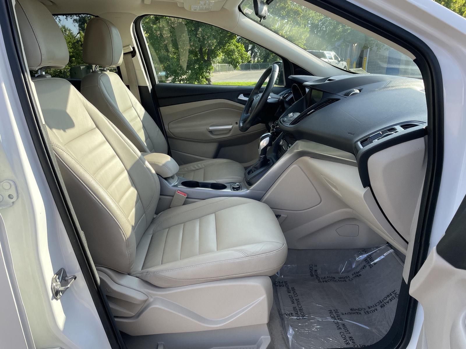 Vehicle photo 19