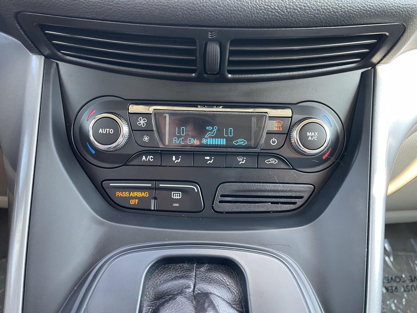 Vehicle photo 25