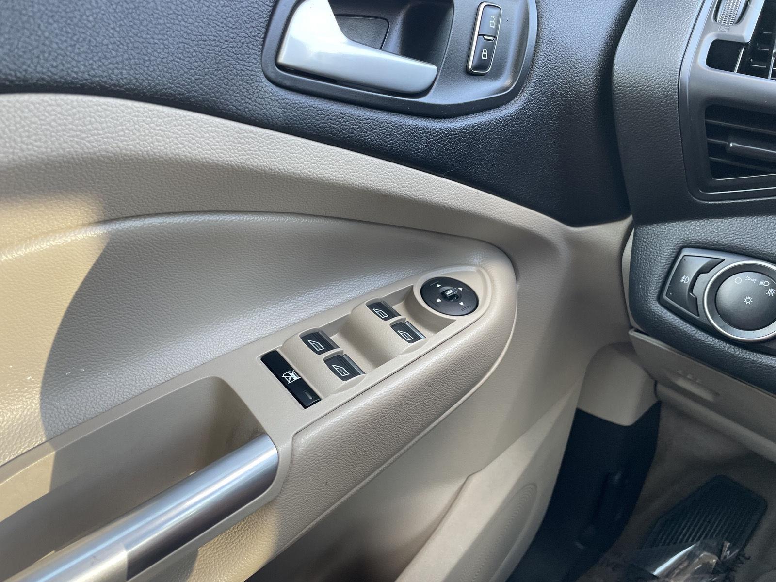 Vehicle photo 27