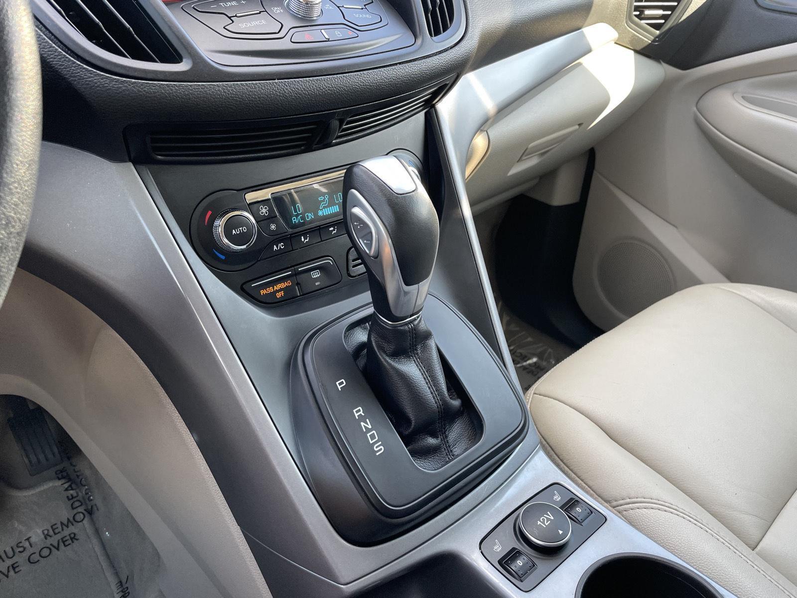 Vehicle photo 28