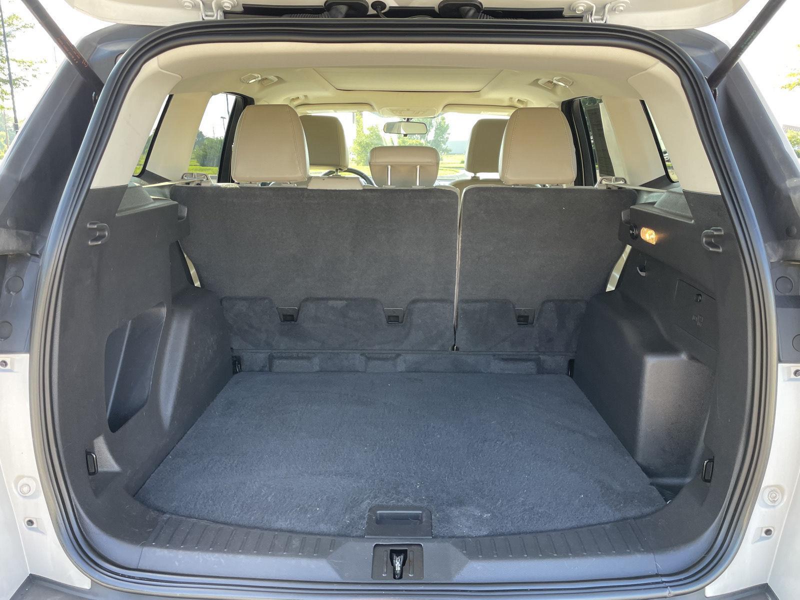 Vehicle photo 33