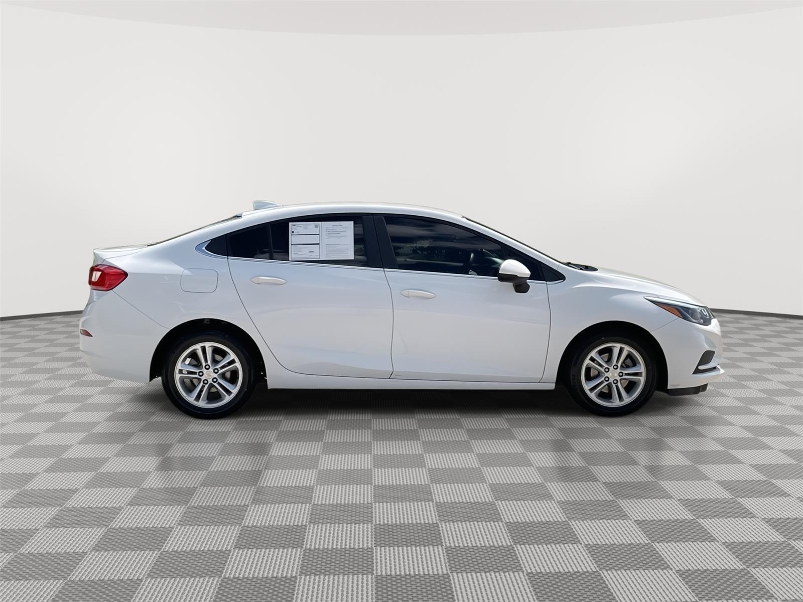 Vehicle photo 6