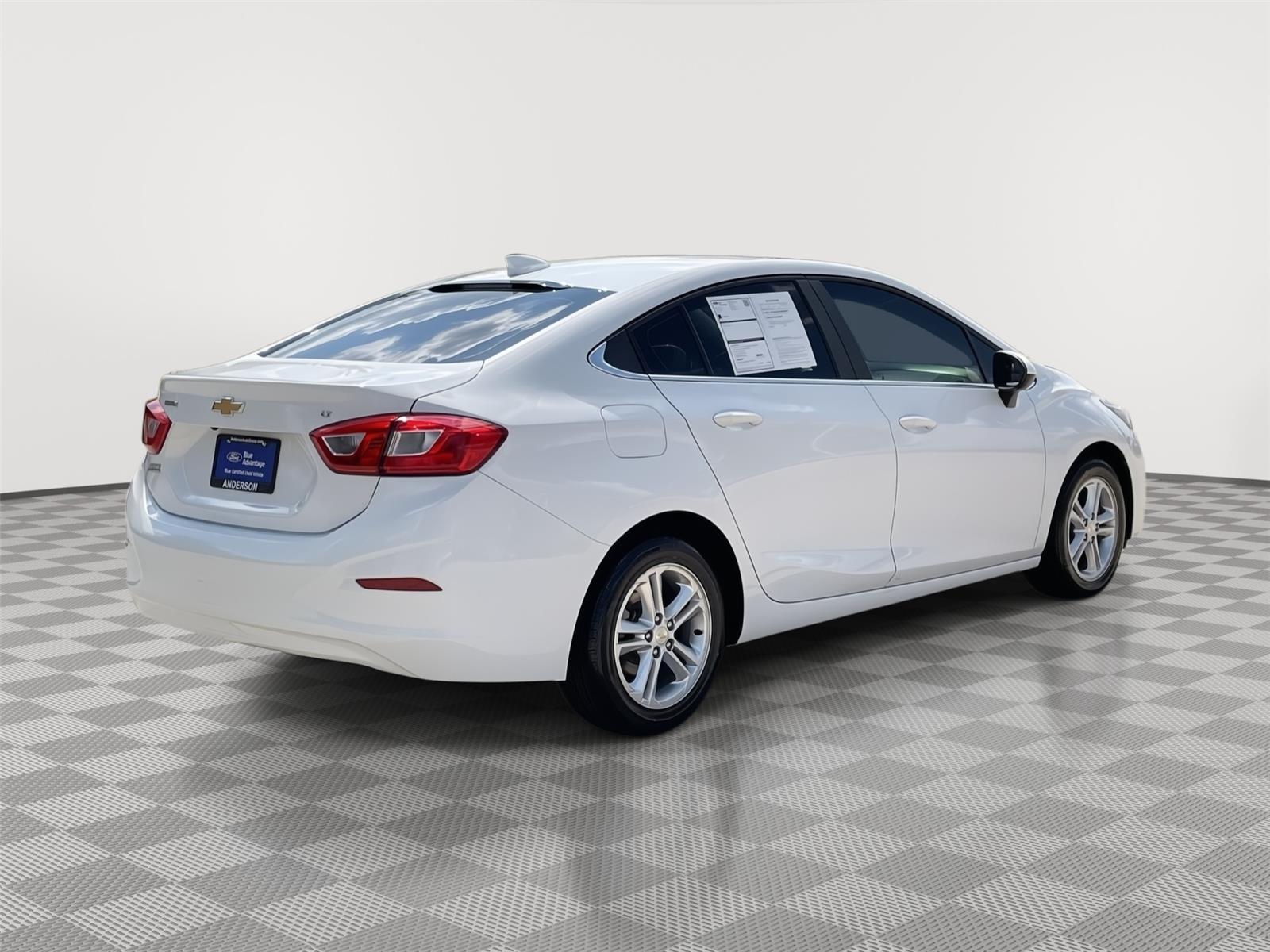 Vehicle photo 7