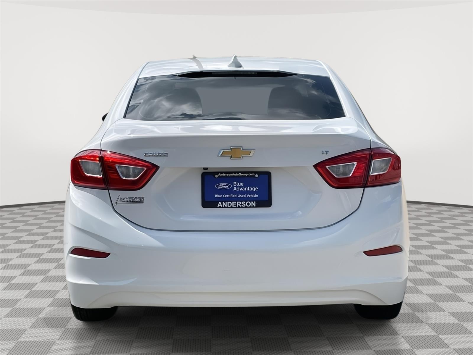 Vehicle photo 8