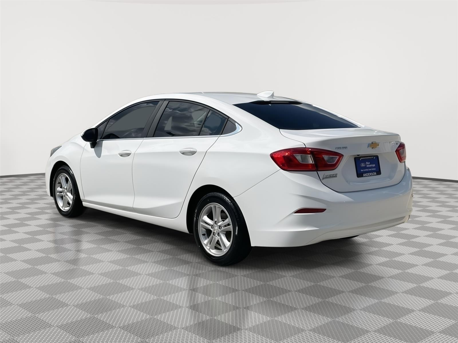 Vehicle photo 9