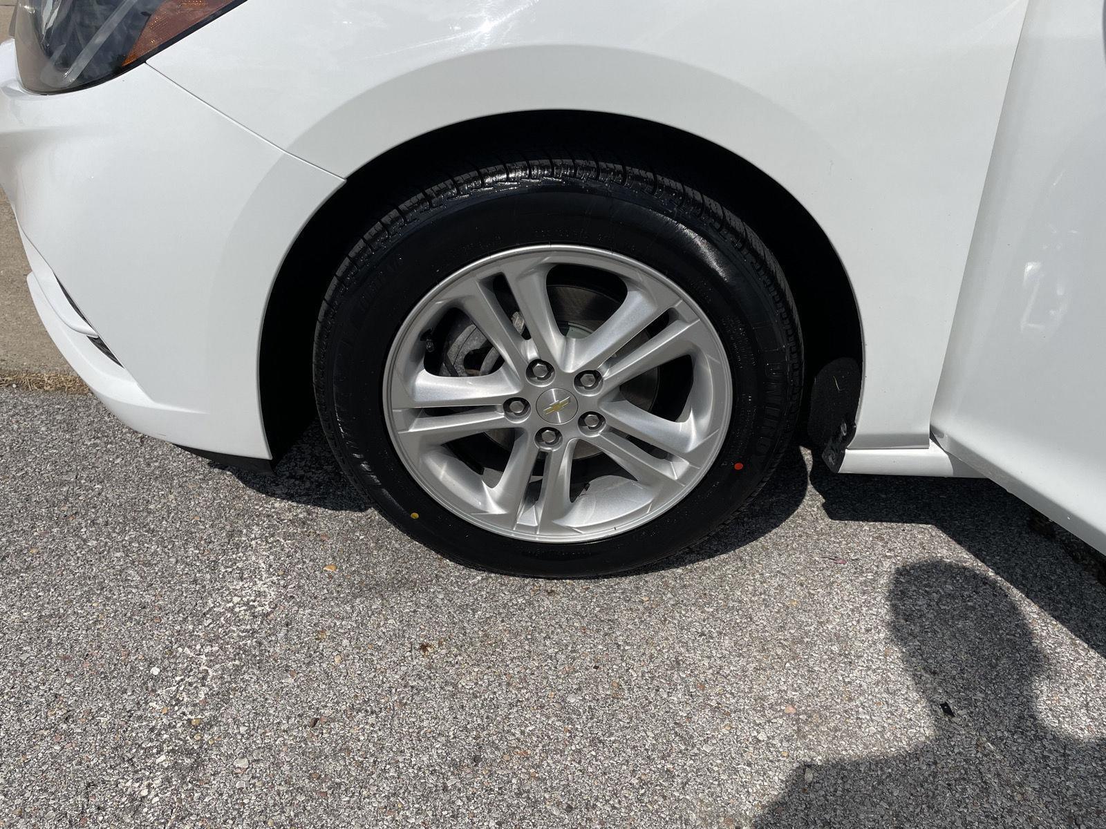 Vehicle photo 10