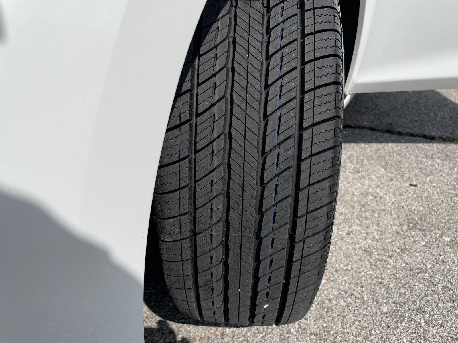 Vehicle photo 11