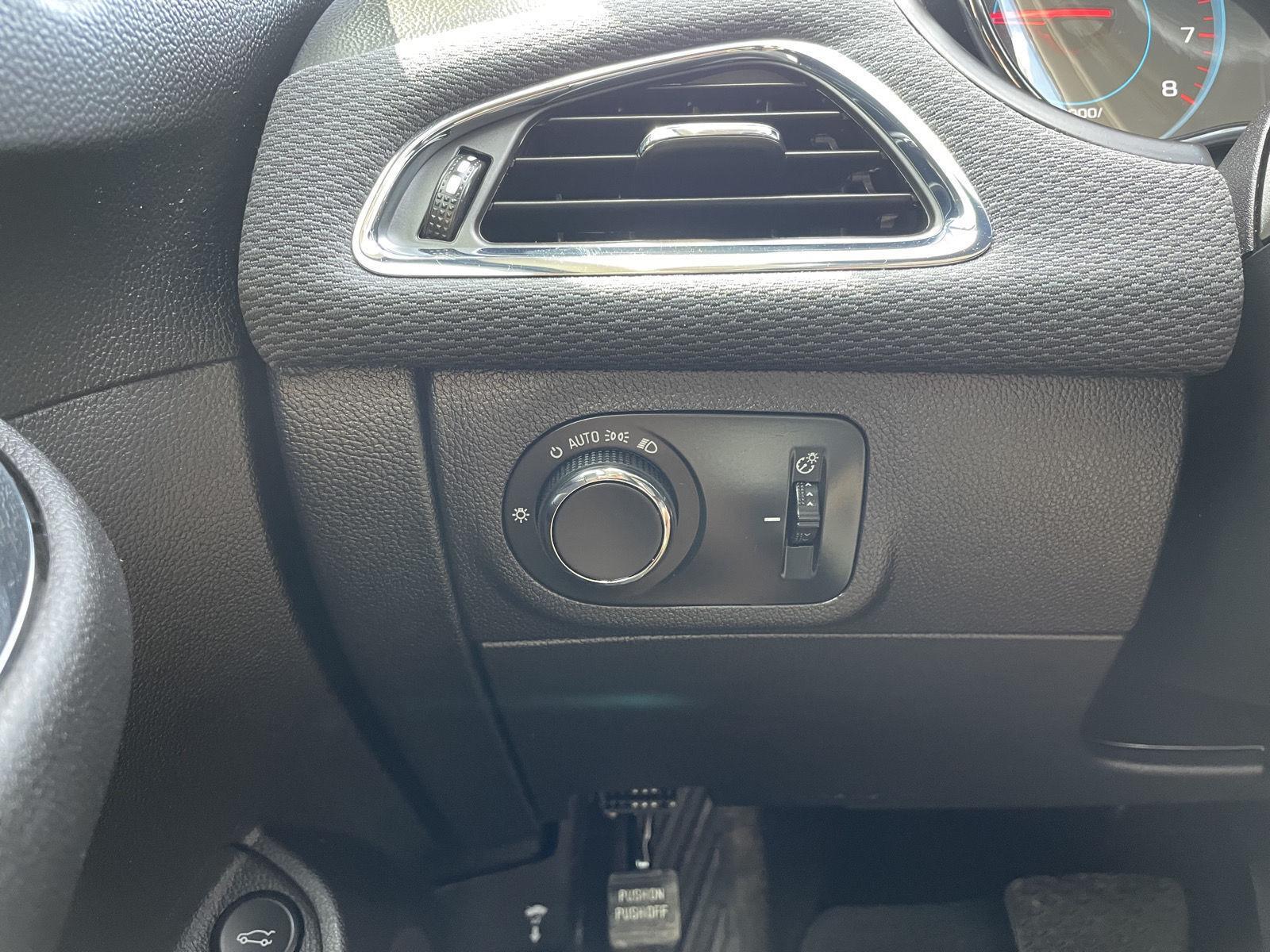 Vehicle photo 16