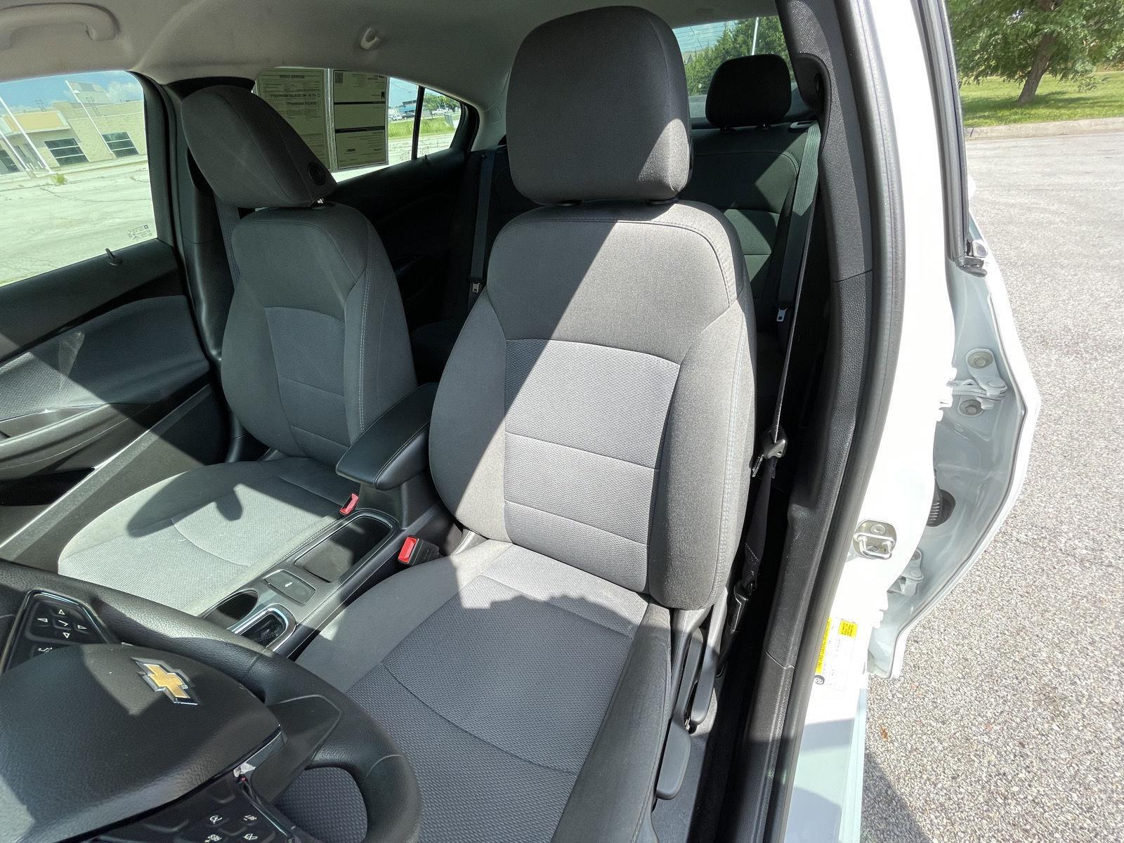 Vehicle photo 18