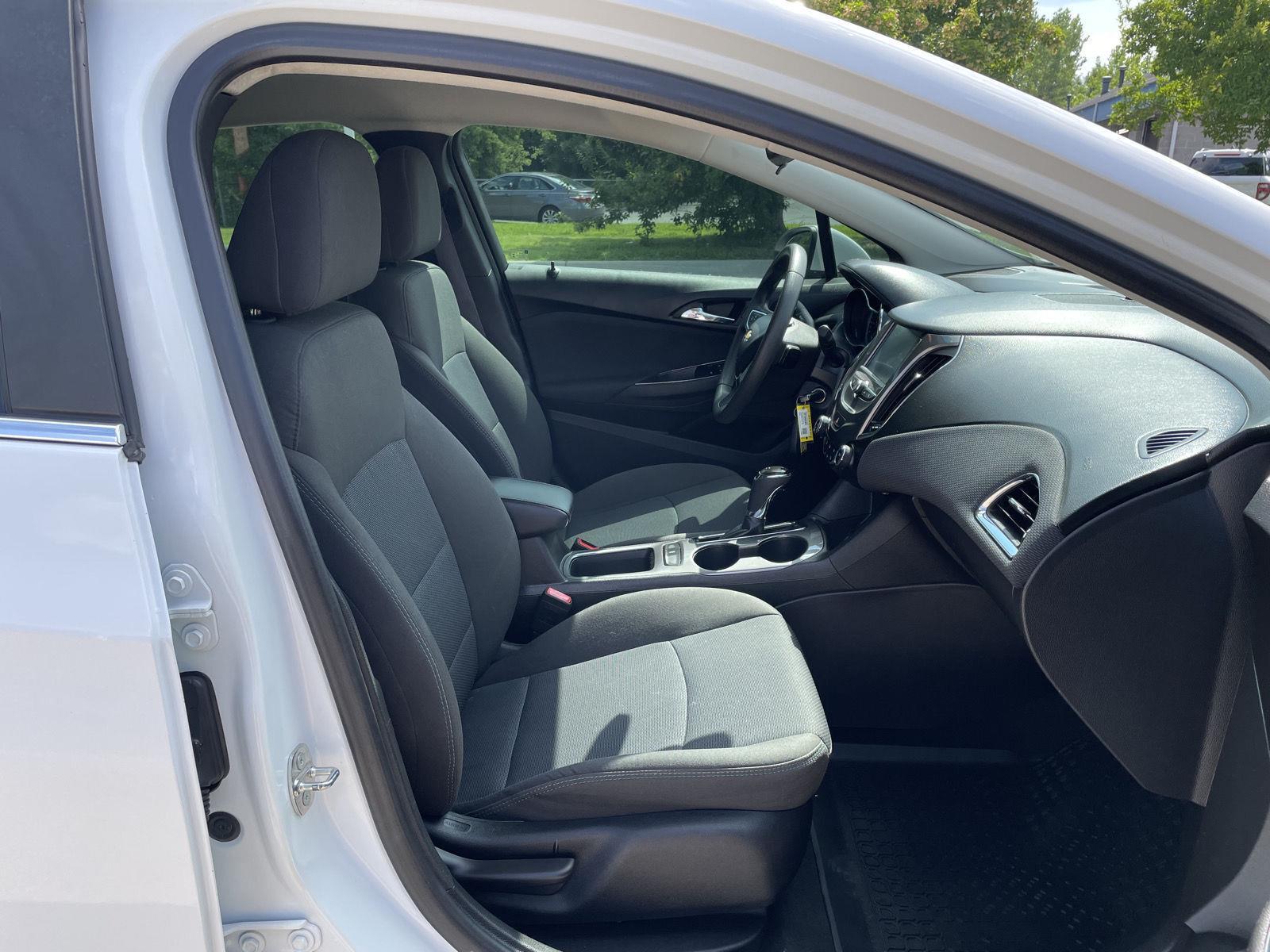 Vehicle photo 19