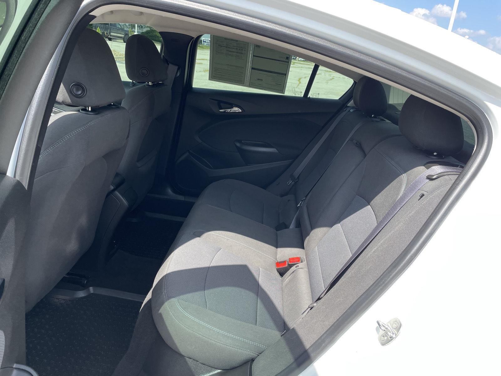Vehicle photo 20
