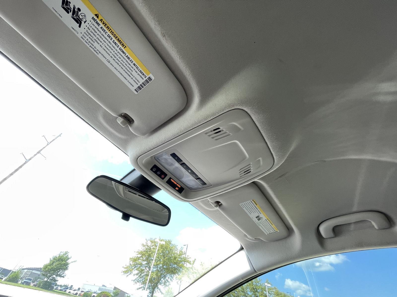 Vehicle photo 21