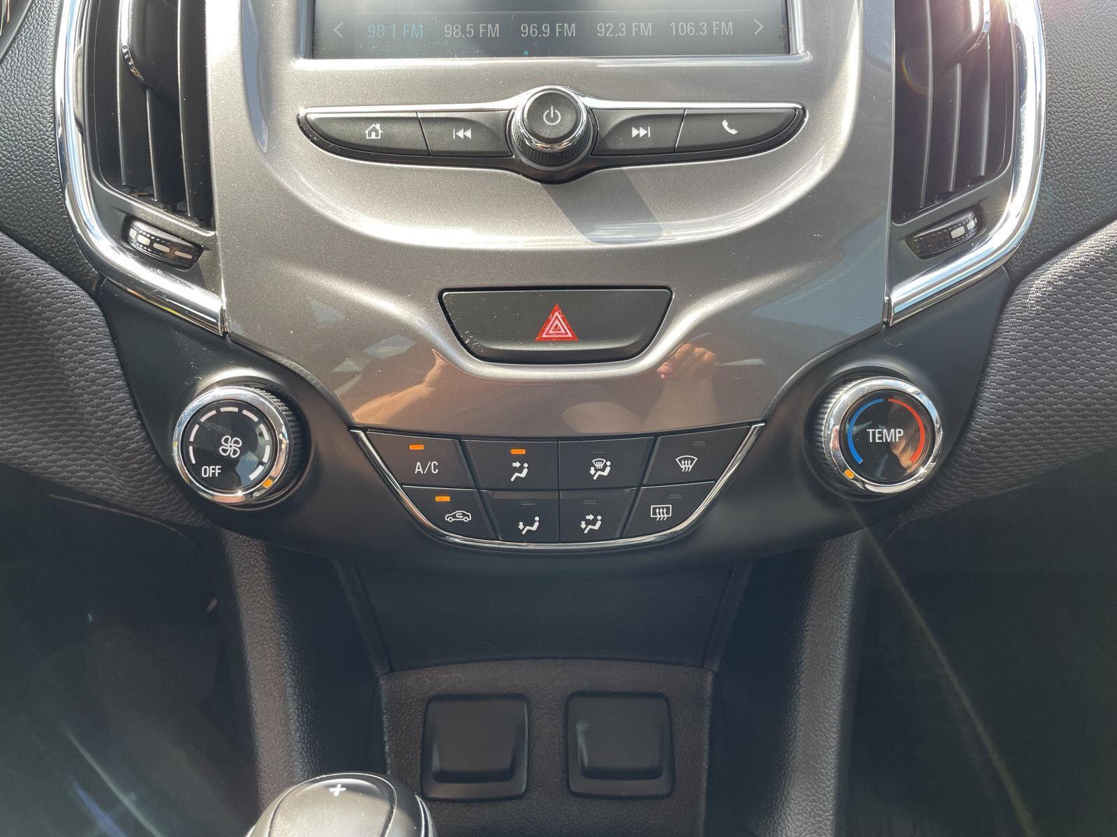 Vehicle photo 25