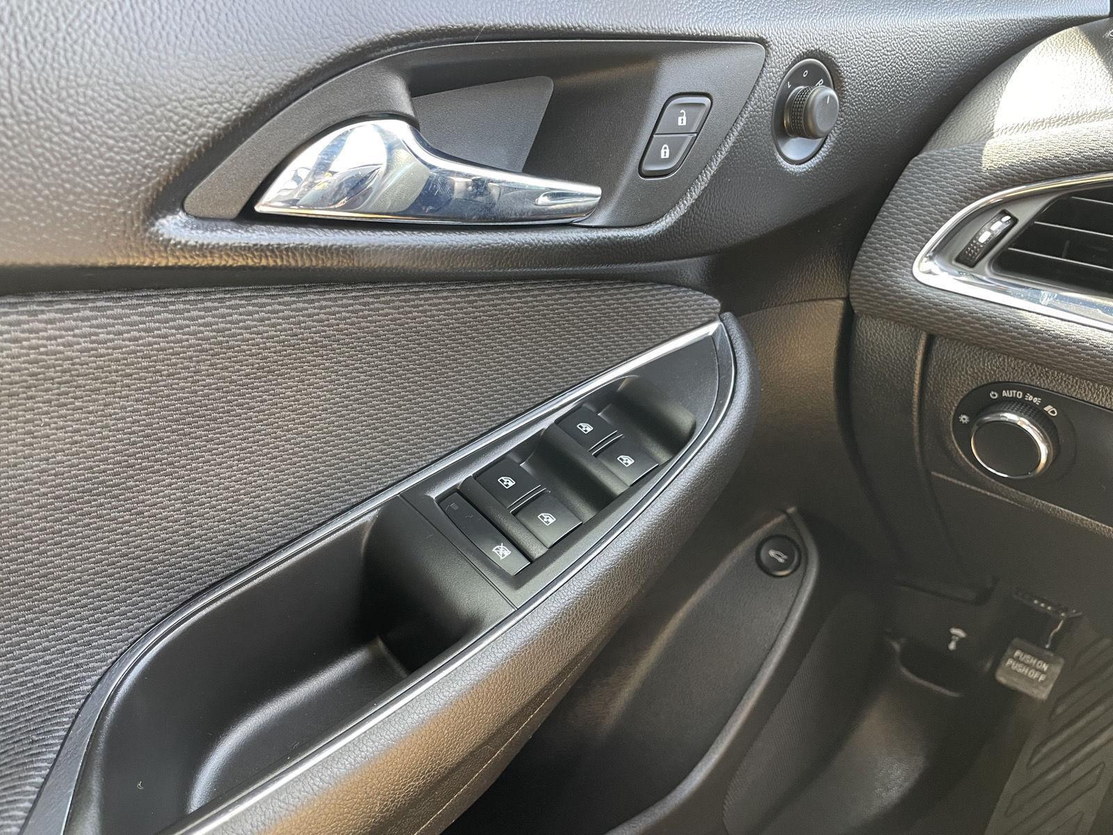 Vehicle photo 27