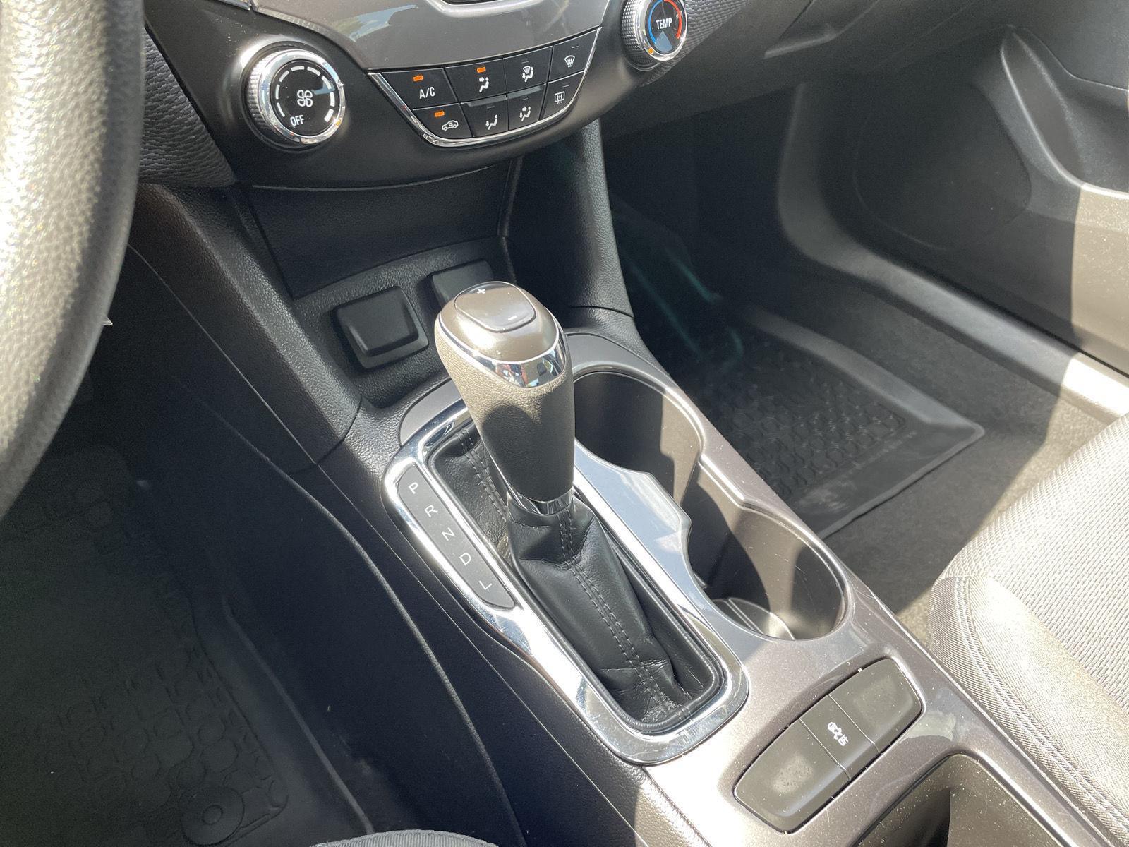 Vehicle photo 28
