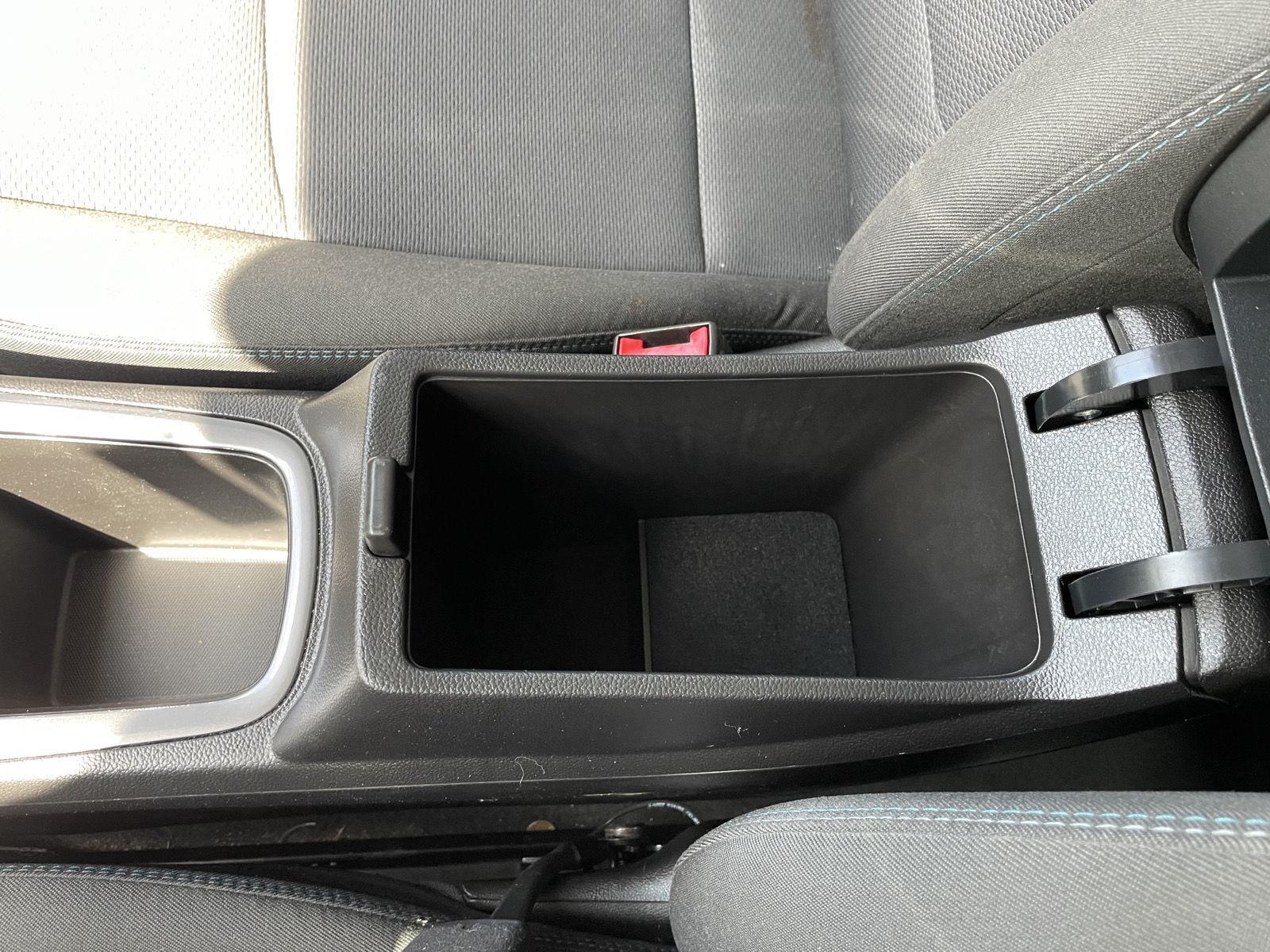 Vehicle photo 29