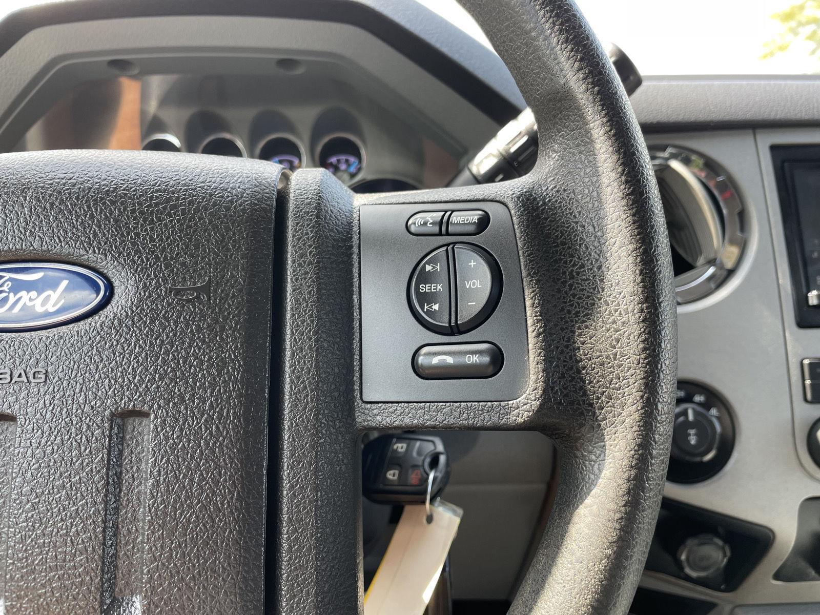 Vehicle photo 14