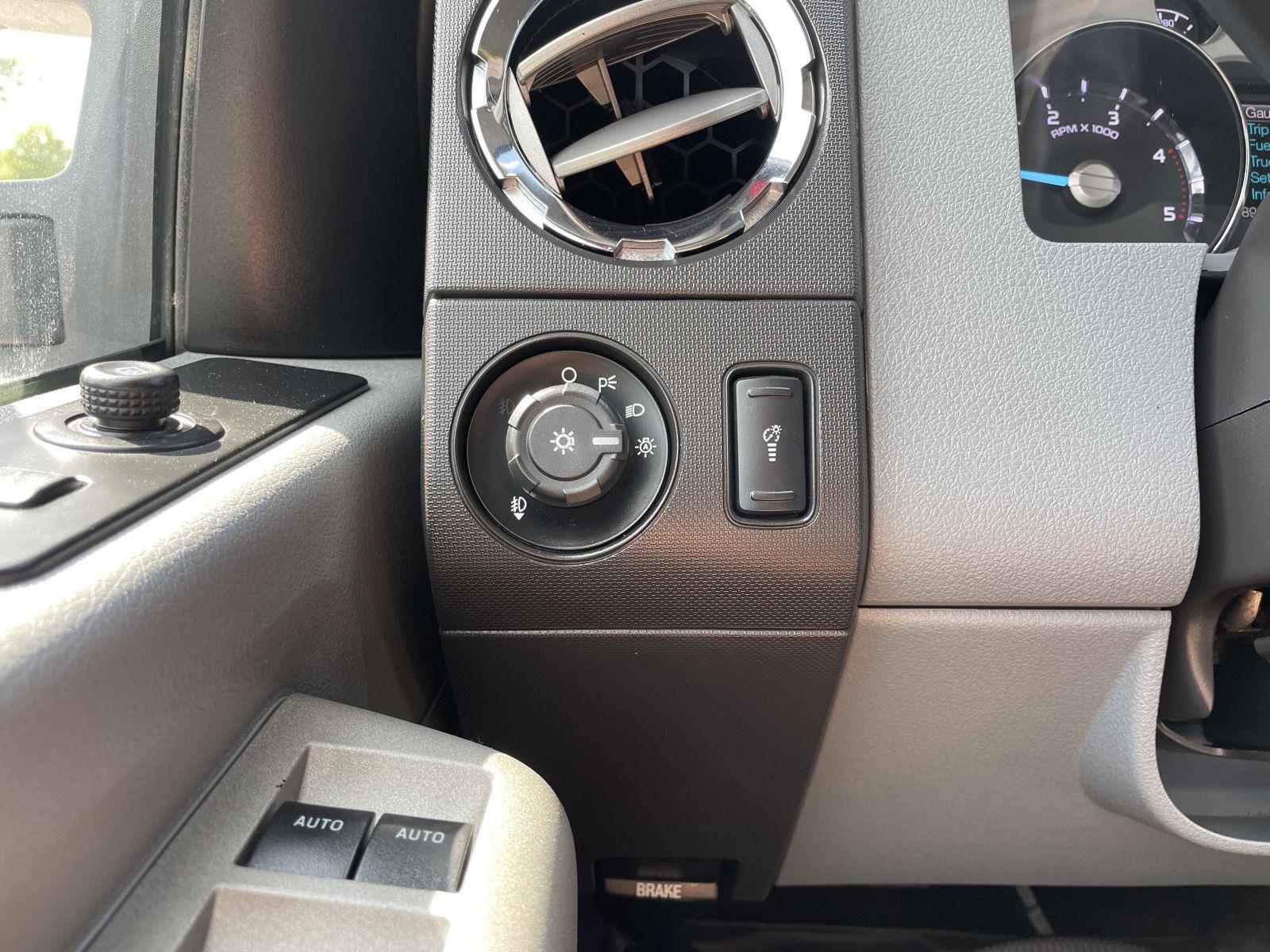 Vehicle photo 16