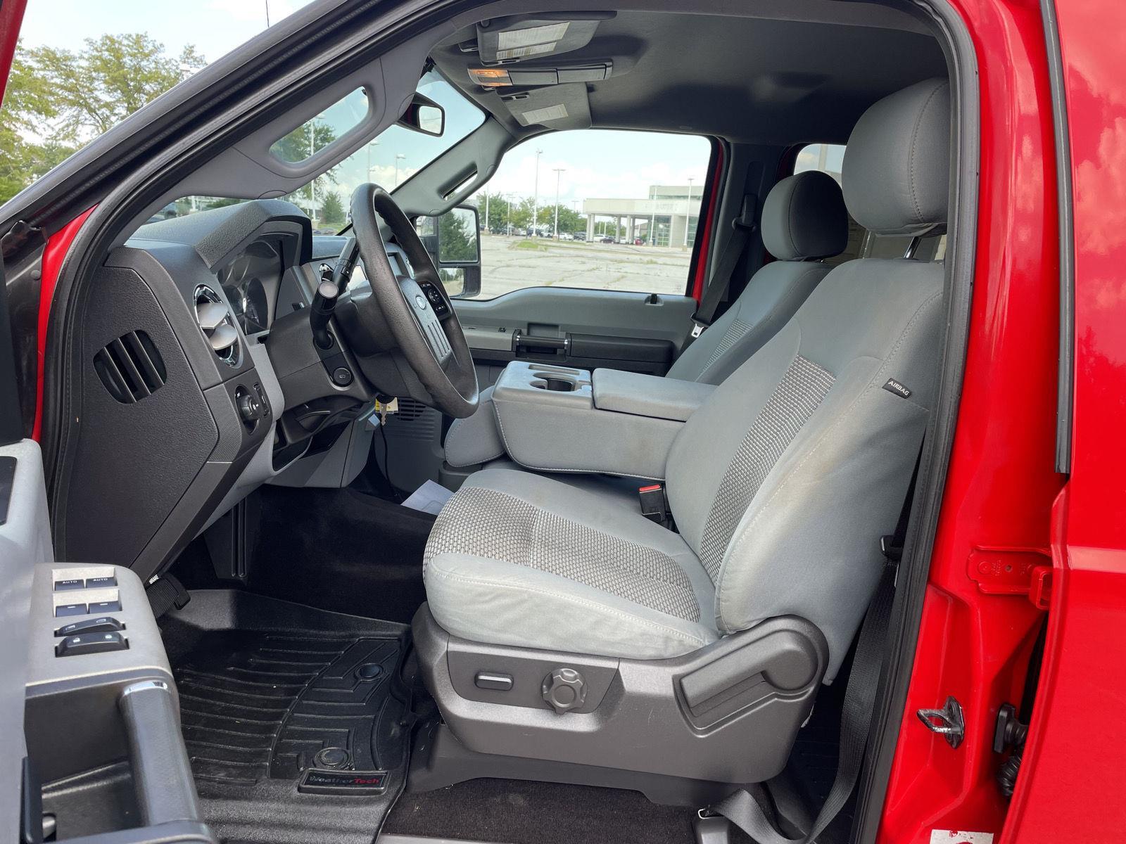 Vehicle photo 17
